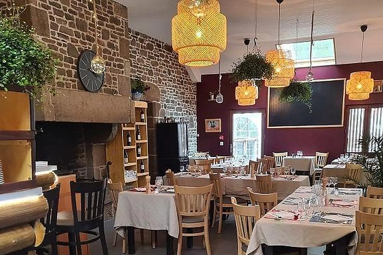 Lieux événementiels, L'ÉTAPE EN FORET