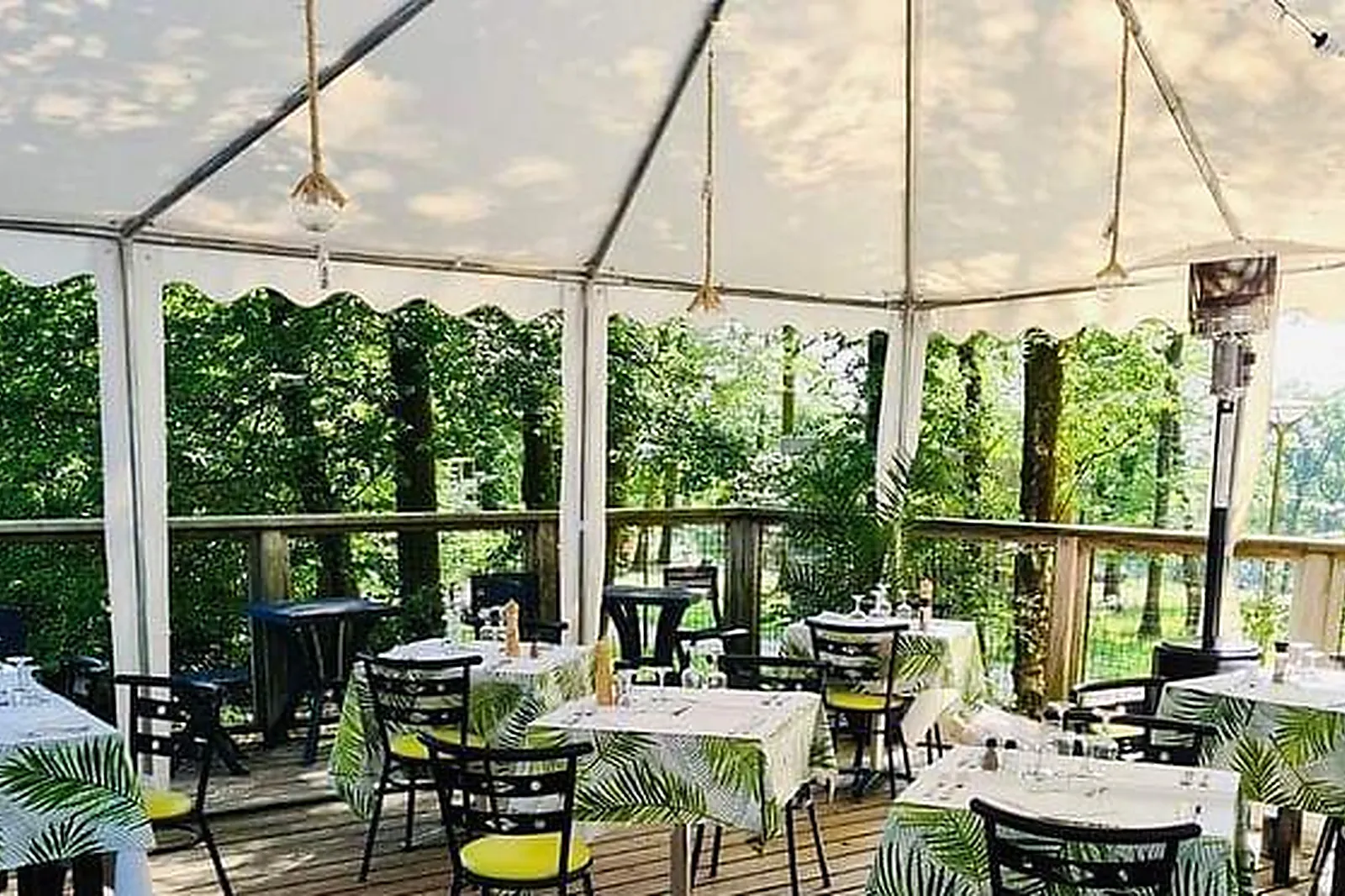 Lieux événementiels, L'ÉTAPE EN FORET