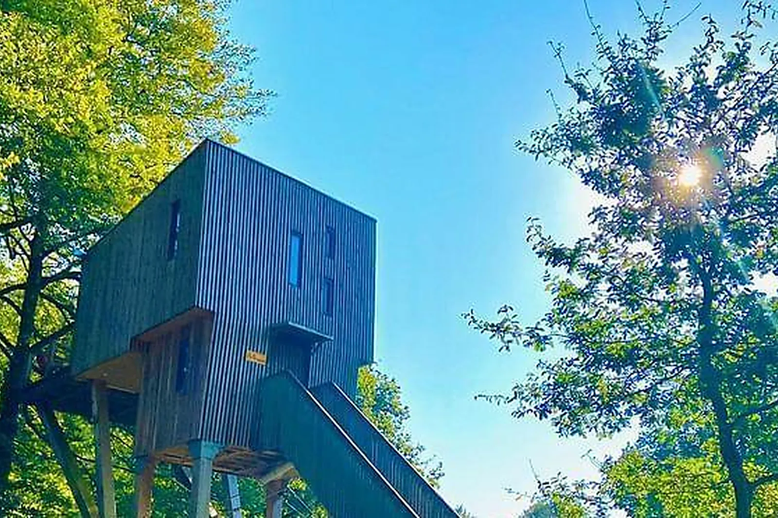 Lieux événementiels, L'ÉTAPE EN FORET