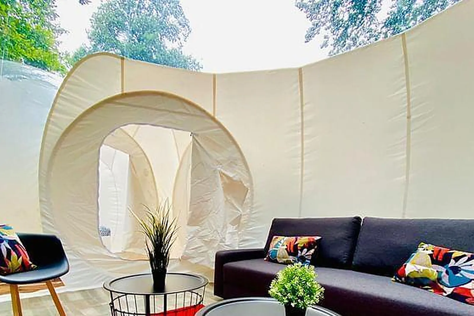 Lieux événementiels, L'ÉTAPE EN FORET