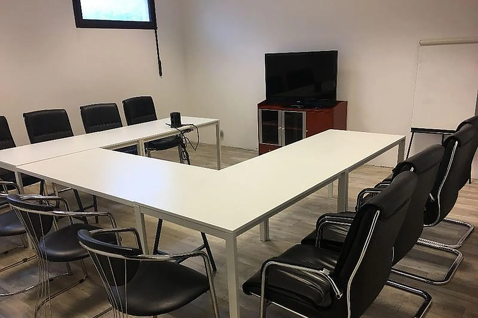 Lieux événementiels, L'ÎLOT TRAVAIL