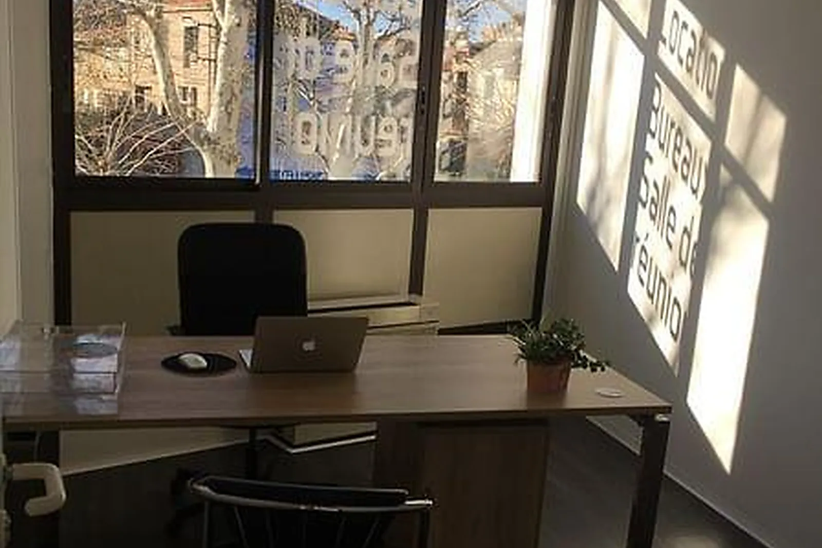 Lieux événementiels, L'ÎLOT TRAVAIL