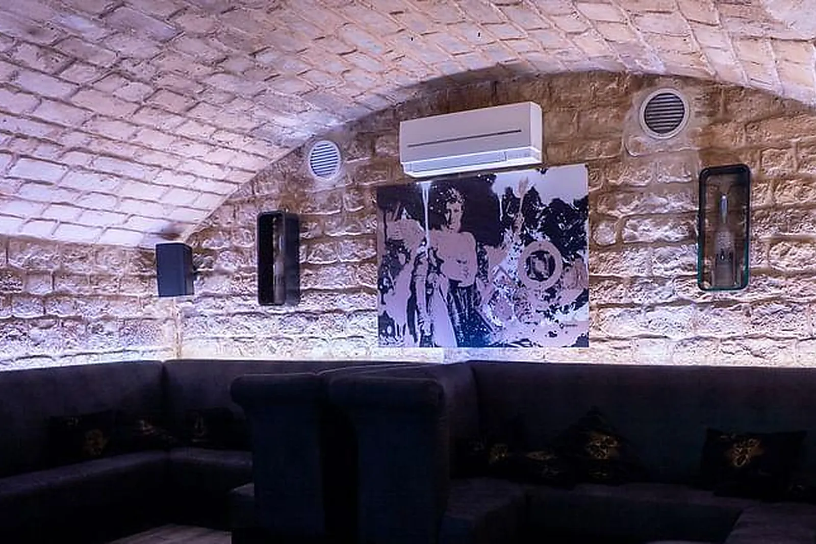 Lieux événementiels, L’EMPIRE DU 8EME