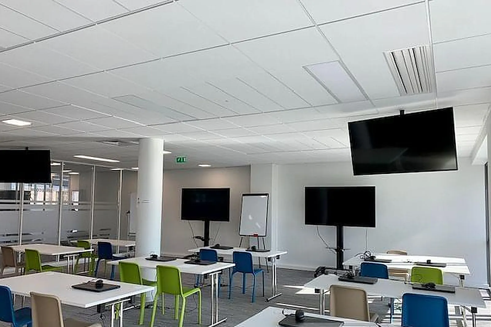 Lieux événementiels, L'ÎLE ENCHANTÉE