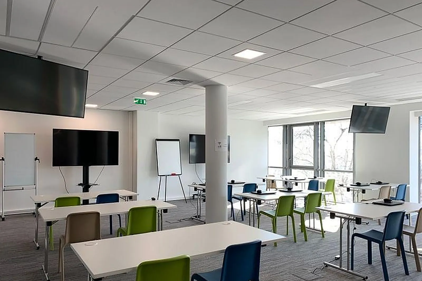 Lieux événementiels, L'ÎLE ENCHANTÉE