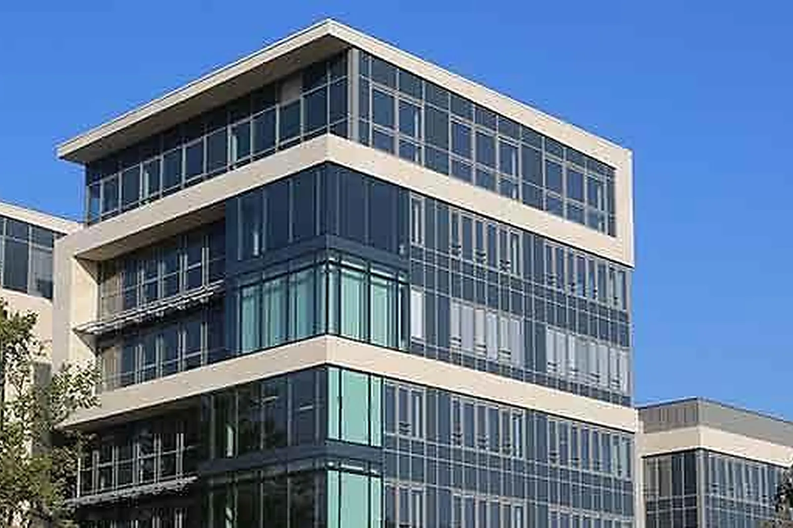 Lieux événementiels, L'ÎLE ENCHANTÉE