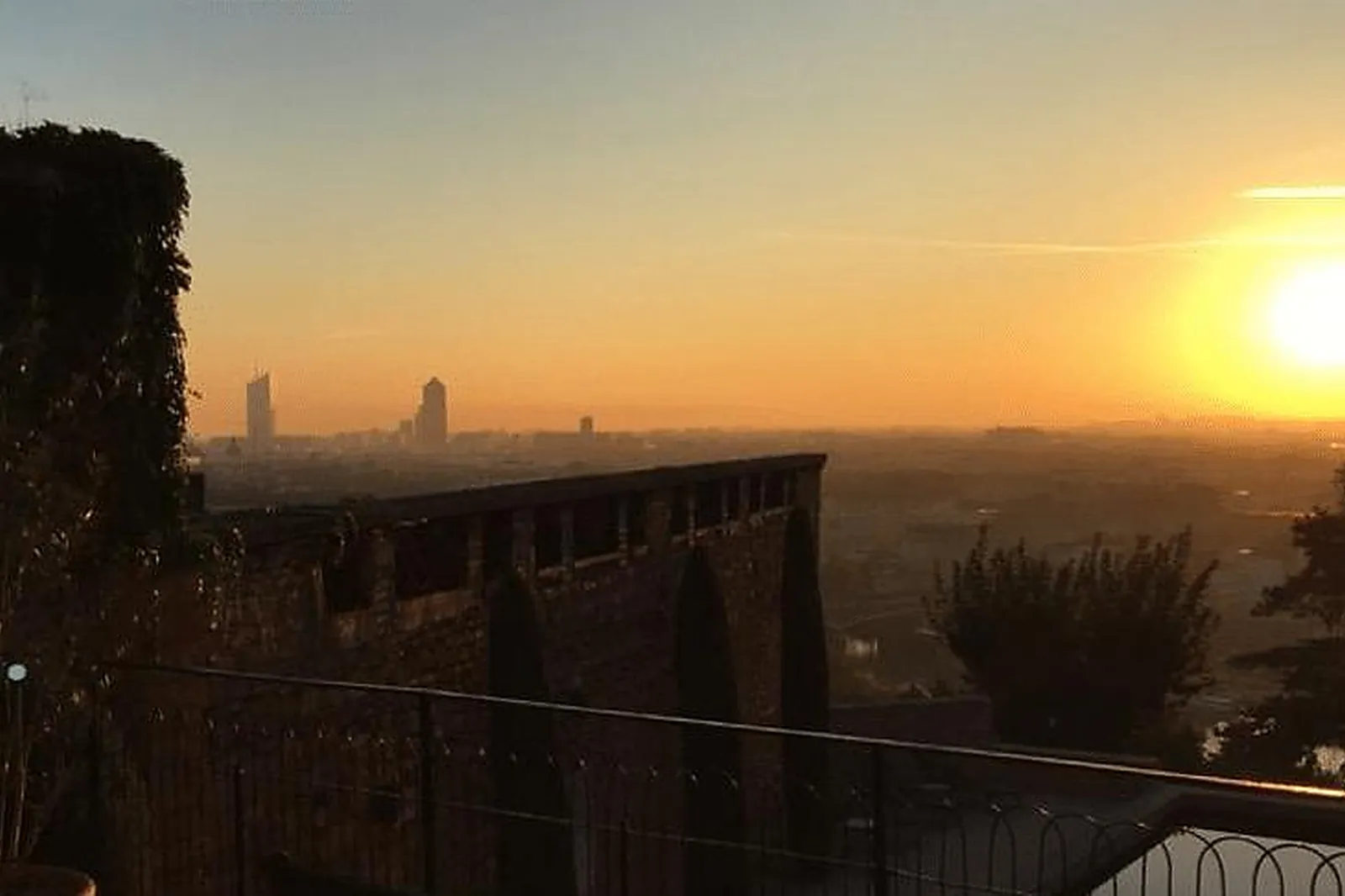 Lieux événementiels, SALLE DE RÉUNION CASTRAISE