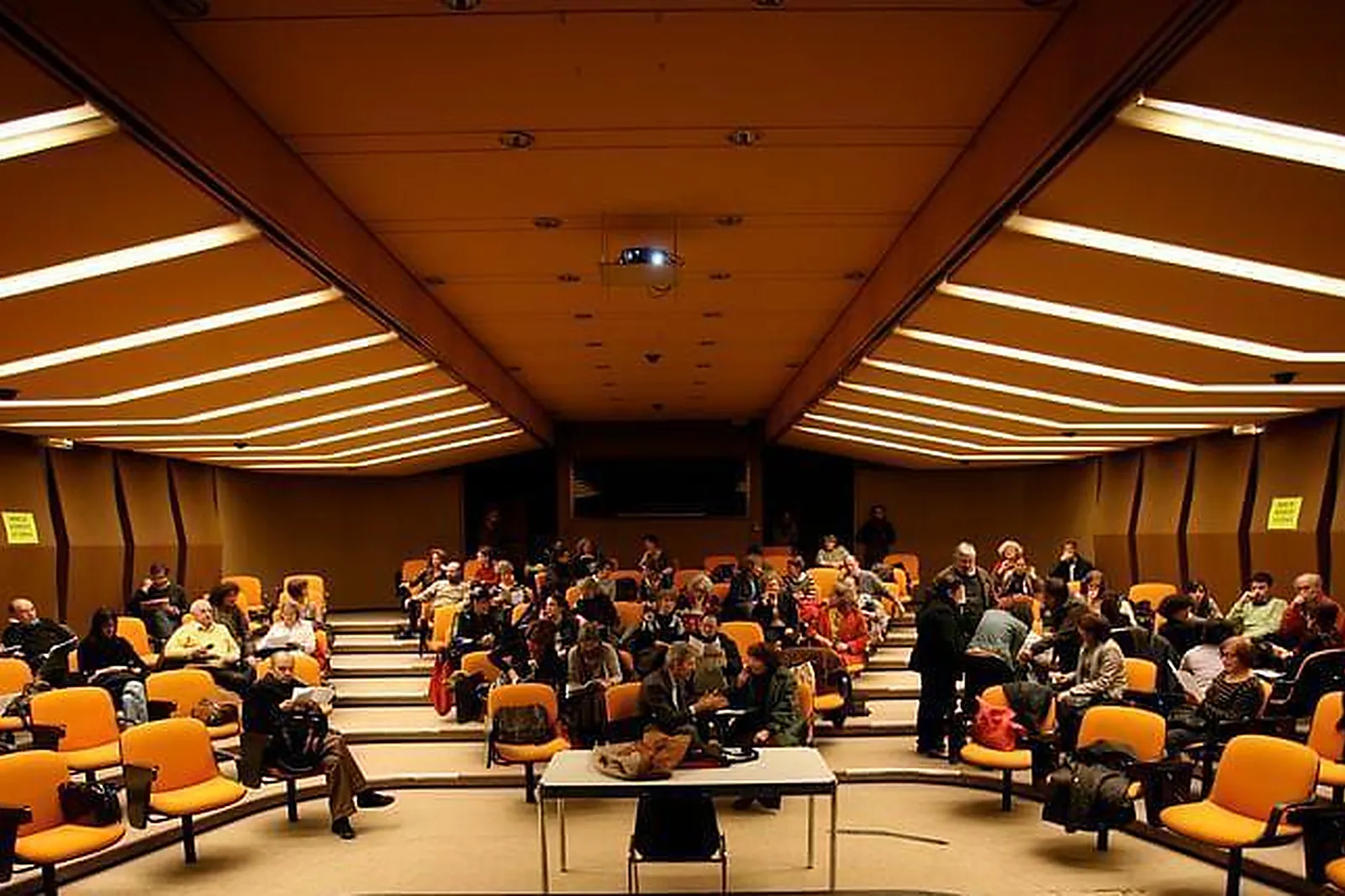 Lieux événementiels, MAINS D'OEUVRES