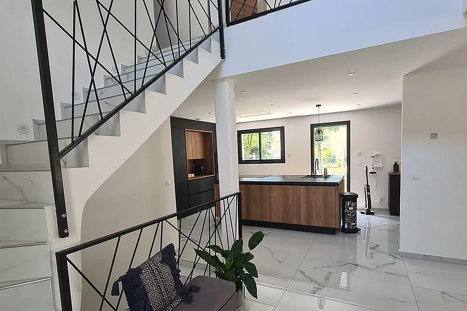 Lieux événementiels, MAISON CONTEMPORAINE MONTIGNY