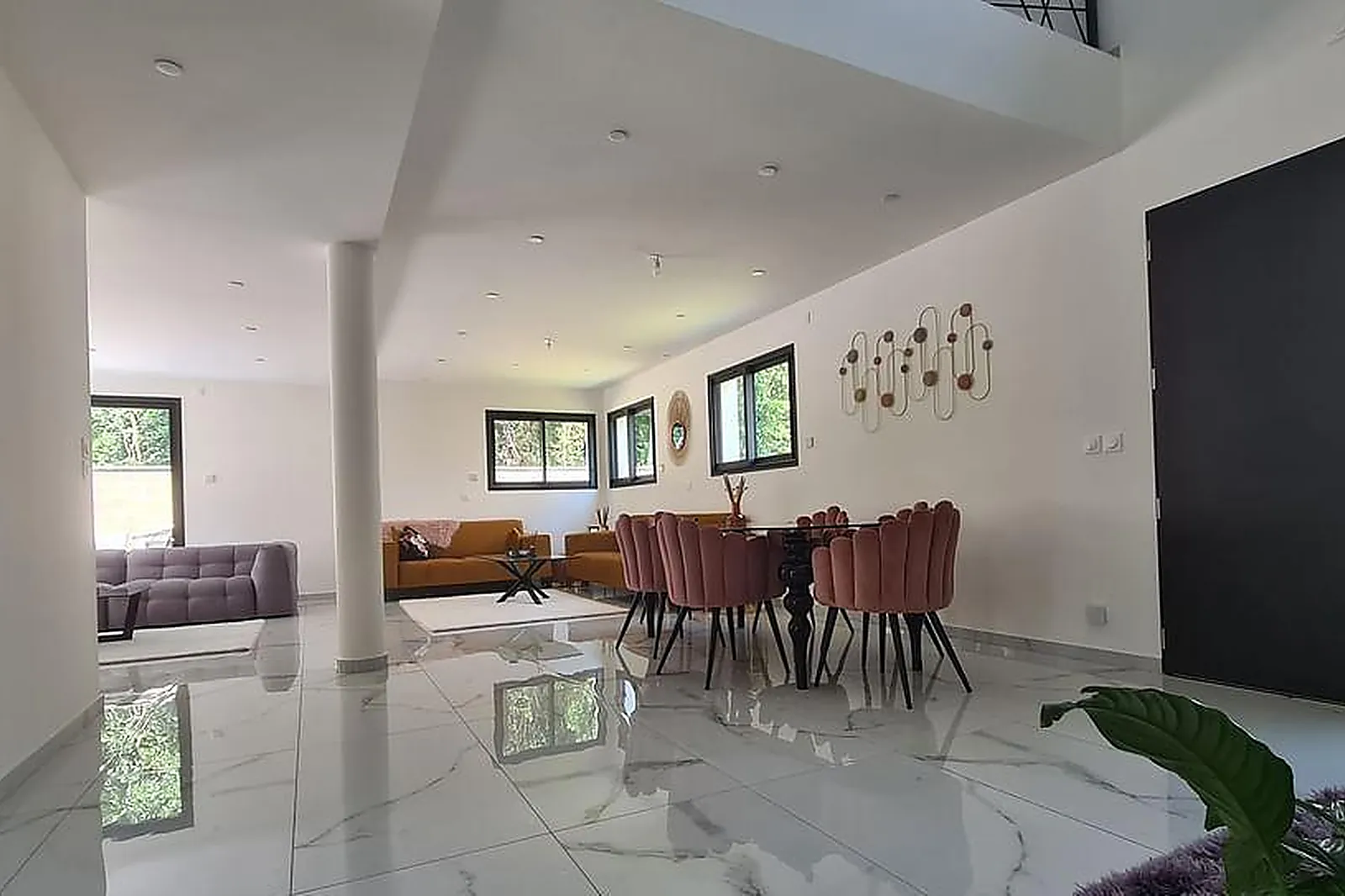 Lieux événementiels, MAISON CONTEMPORAINE MONTIGNY