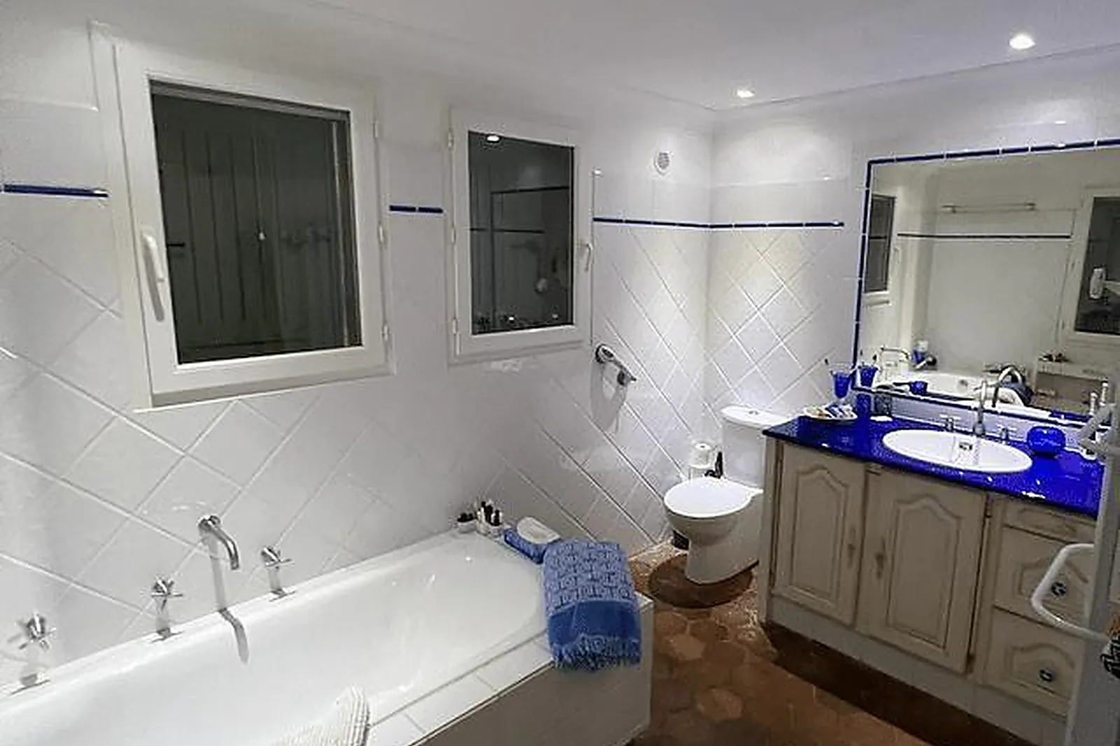 Lieux événementiels, MAISON FAMILIALE À 10 MIN DE SAINT-TROPEZ AVEC PISCINE