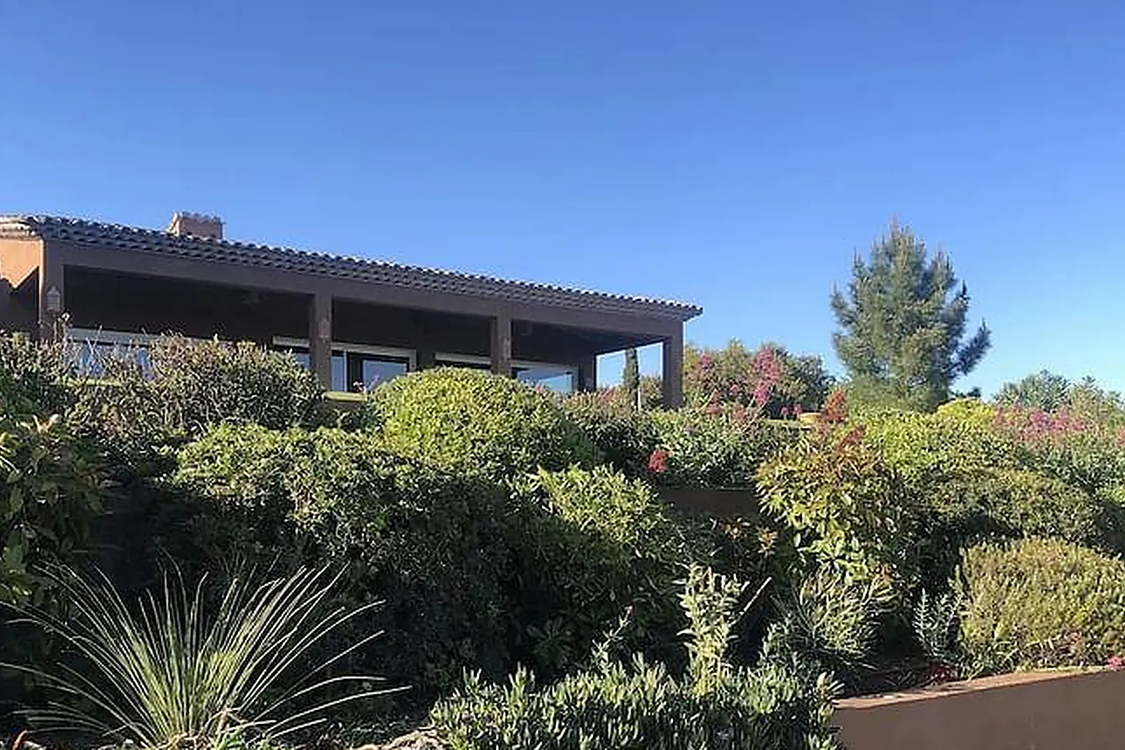 Lieux événementiels, MAISON FAMILIALE À 10 MIN DE SAINT-TROPEZ AVEC PISCINE