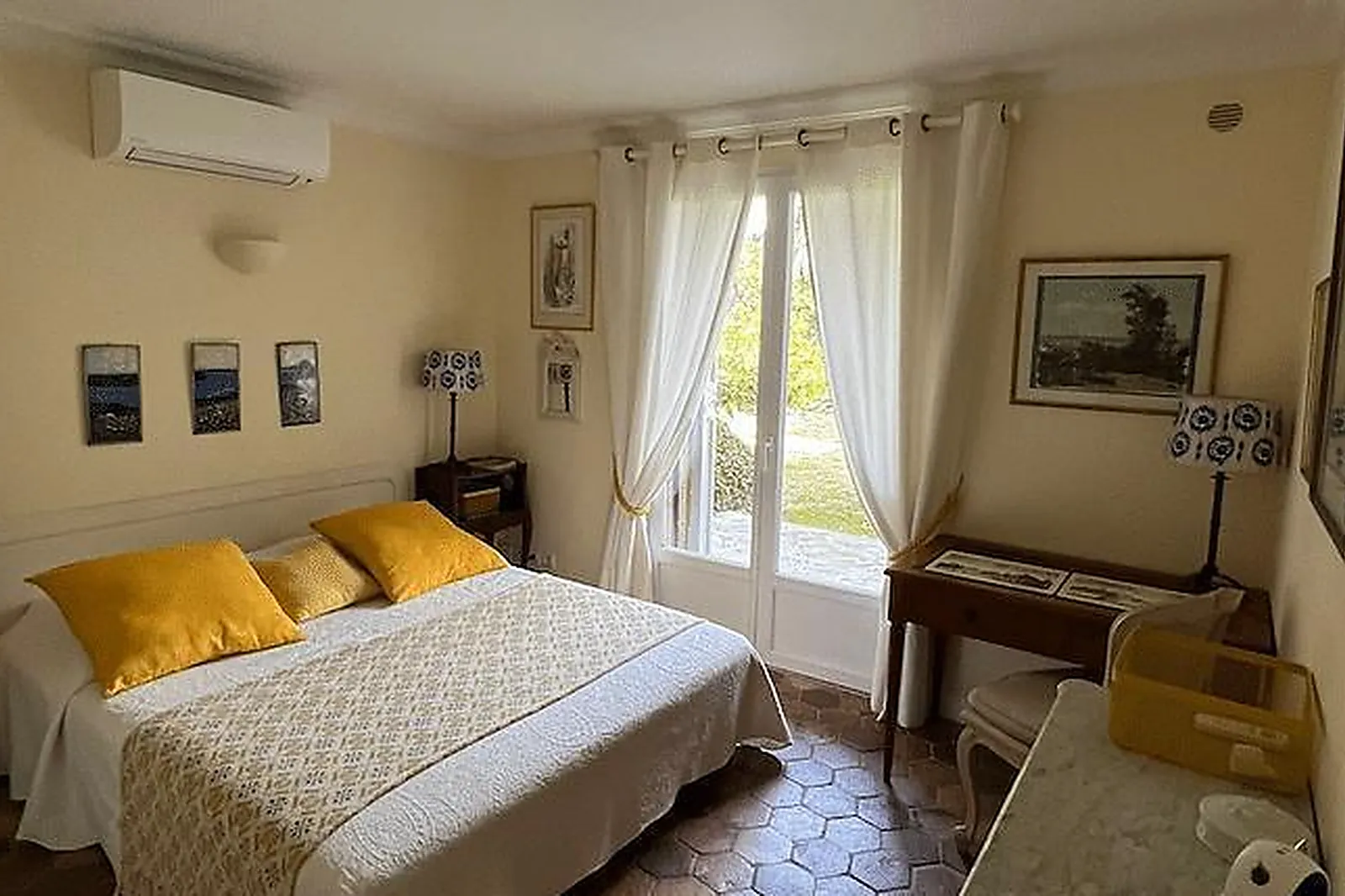 Lieux événementiels, MAISON FAMILIALE À 10 MIN DE SAINT-TROPEZ AVEC PISCINE