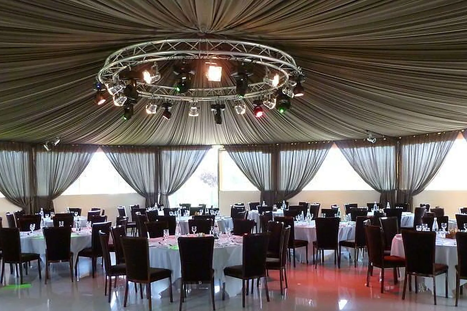 Lieux événementiels, MANÈGE DE SAINT CLOUD - PARIS COUNTRY CLUB