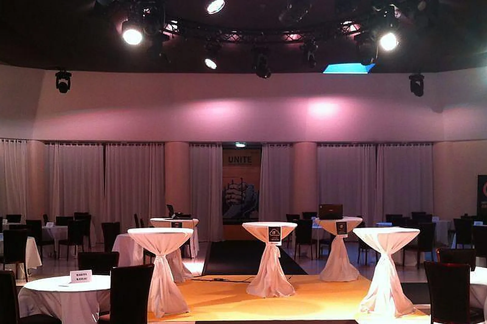 Lieux événementiels, MANÈGE DE SAINT CLOUD - PARIS COUNTRY CLUB