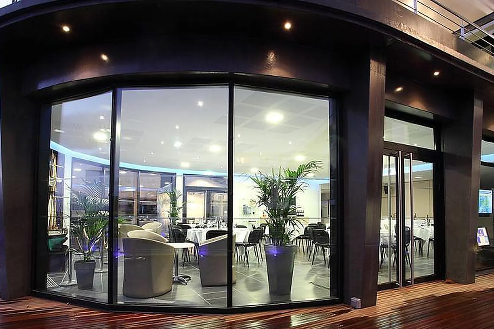 Lieux événementiels, VILLA DANS LE SUD