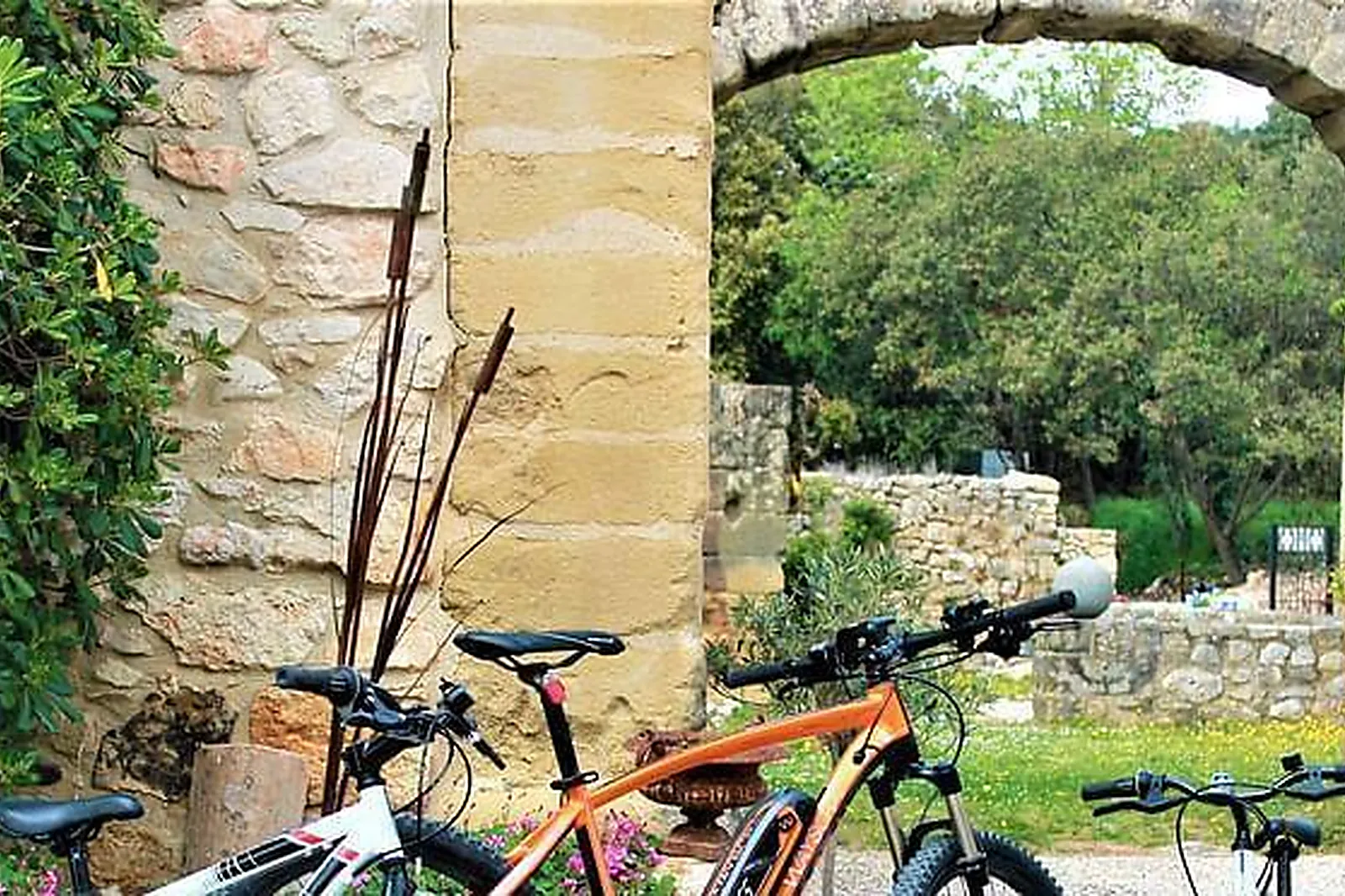 Lieux événementiels, MAS DE REY UZÈS