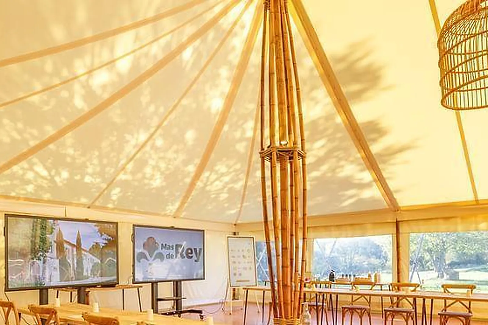 Lieux événementiels, MAS DE REY UZÈS