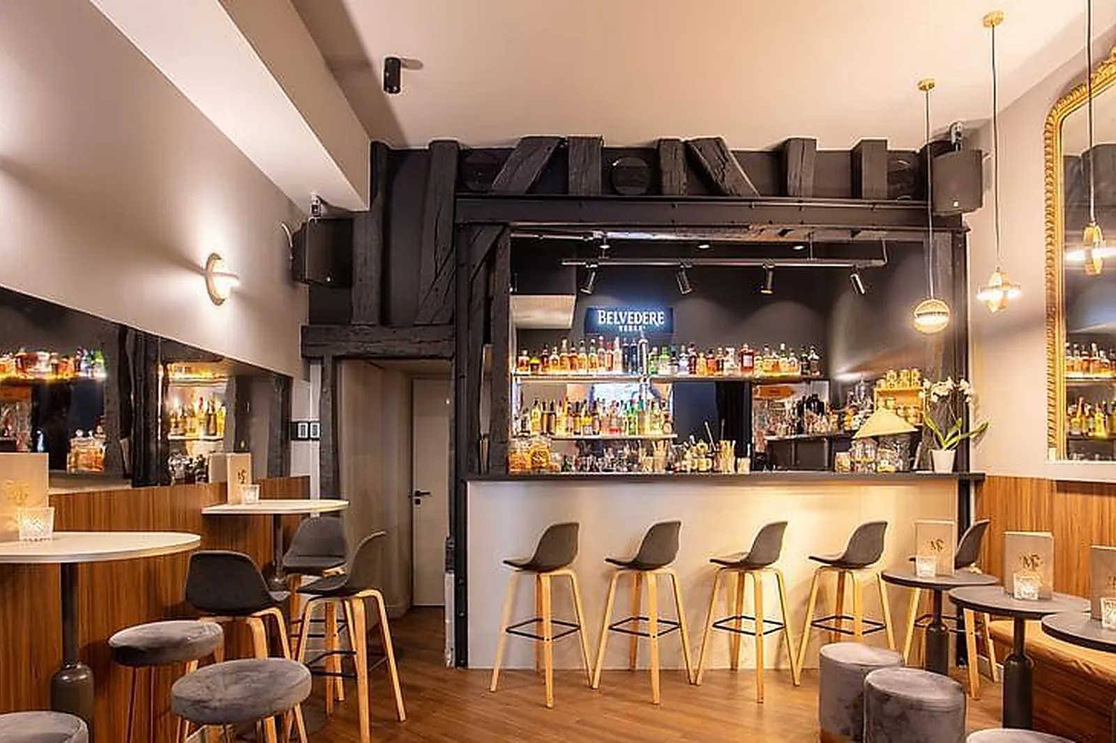 Lieux événementiels, MAZE