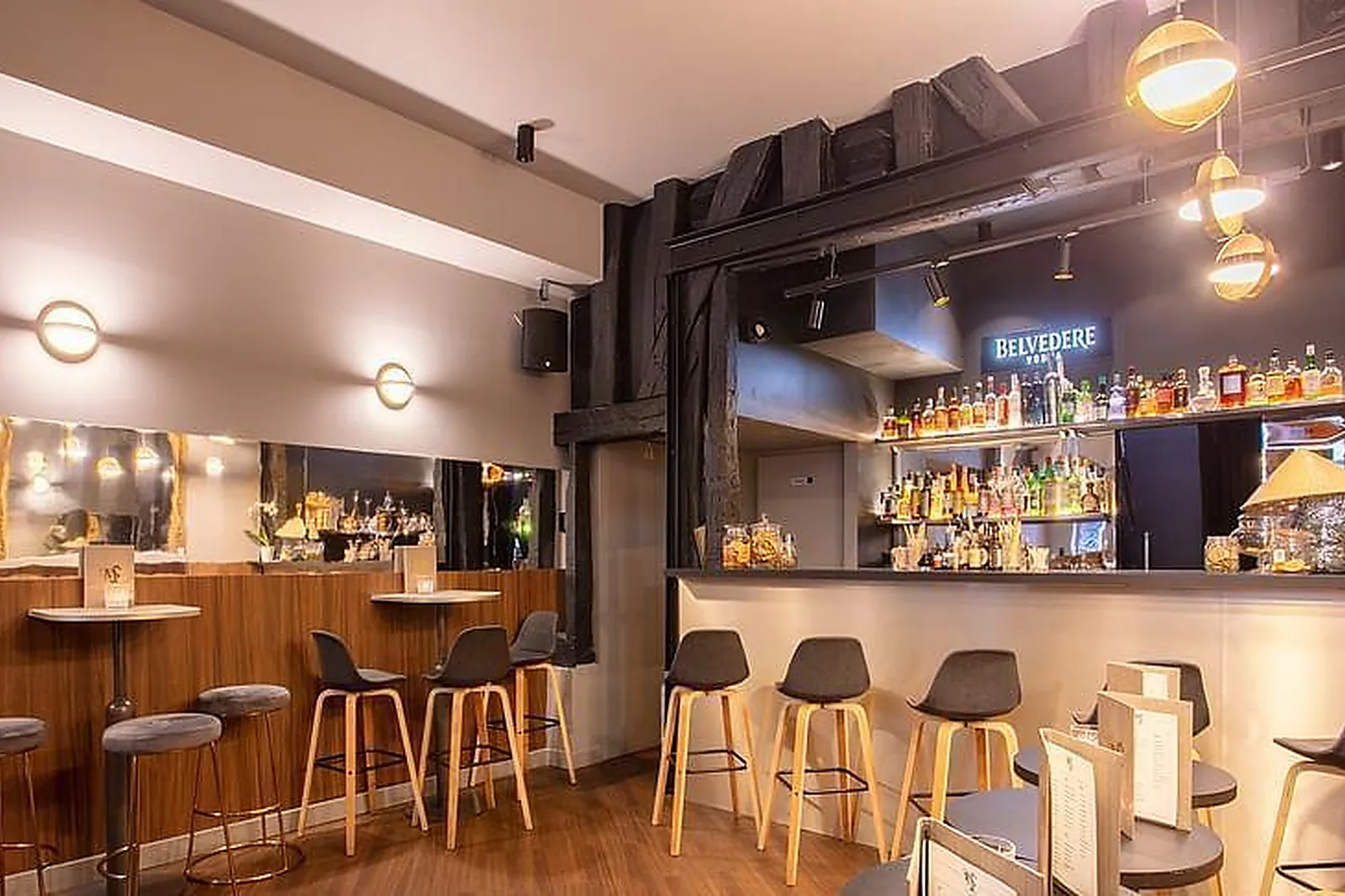 Lieux événementiels, MAZE