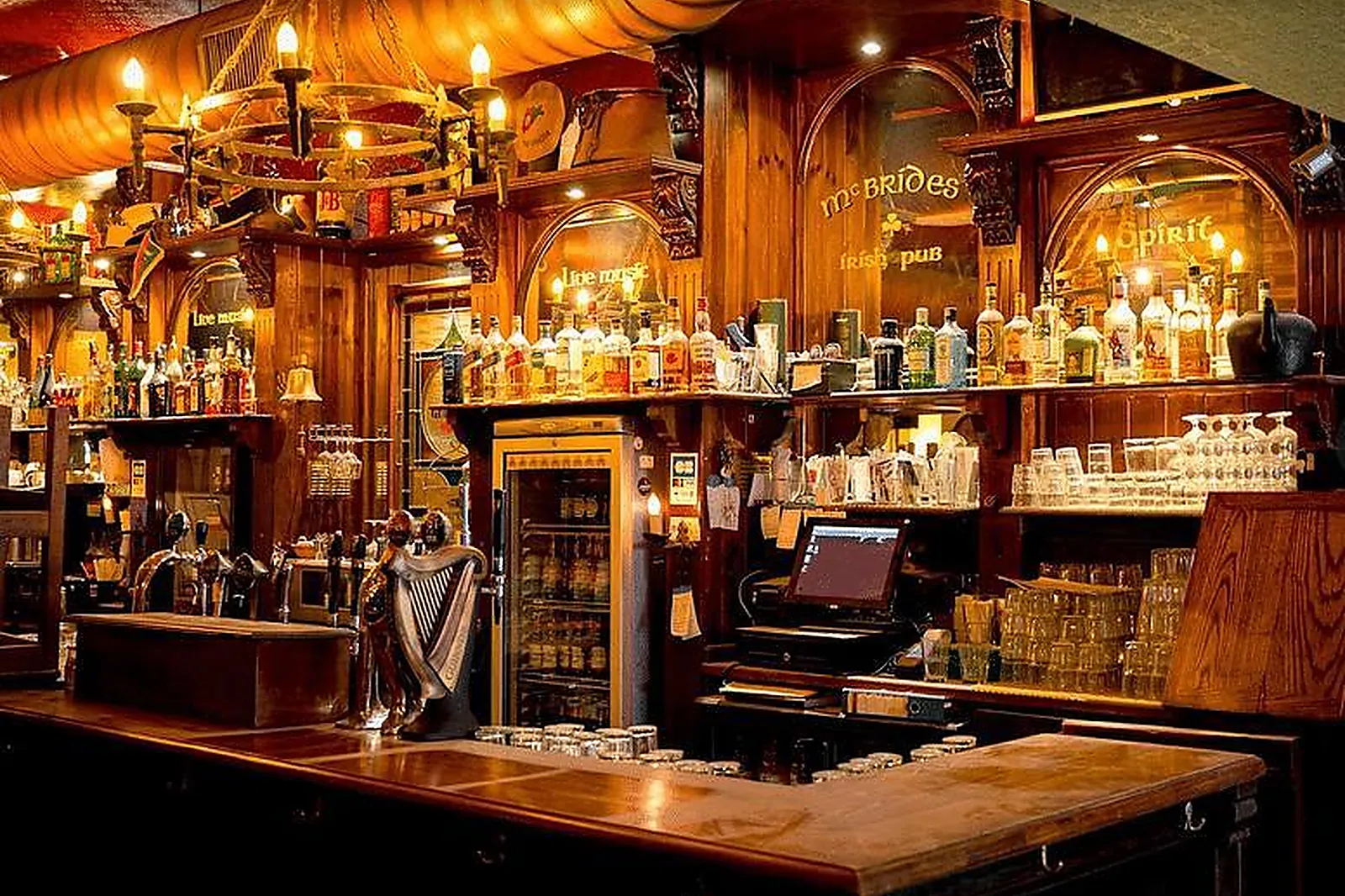 Lieux événementiels, MC BRIDES