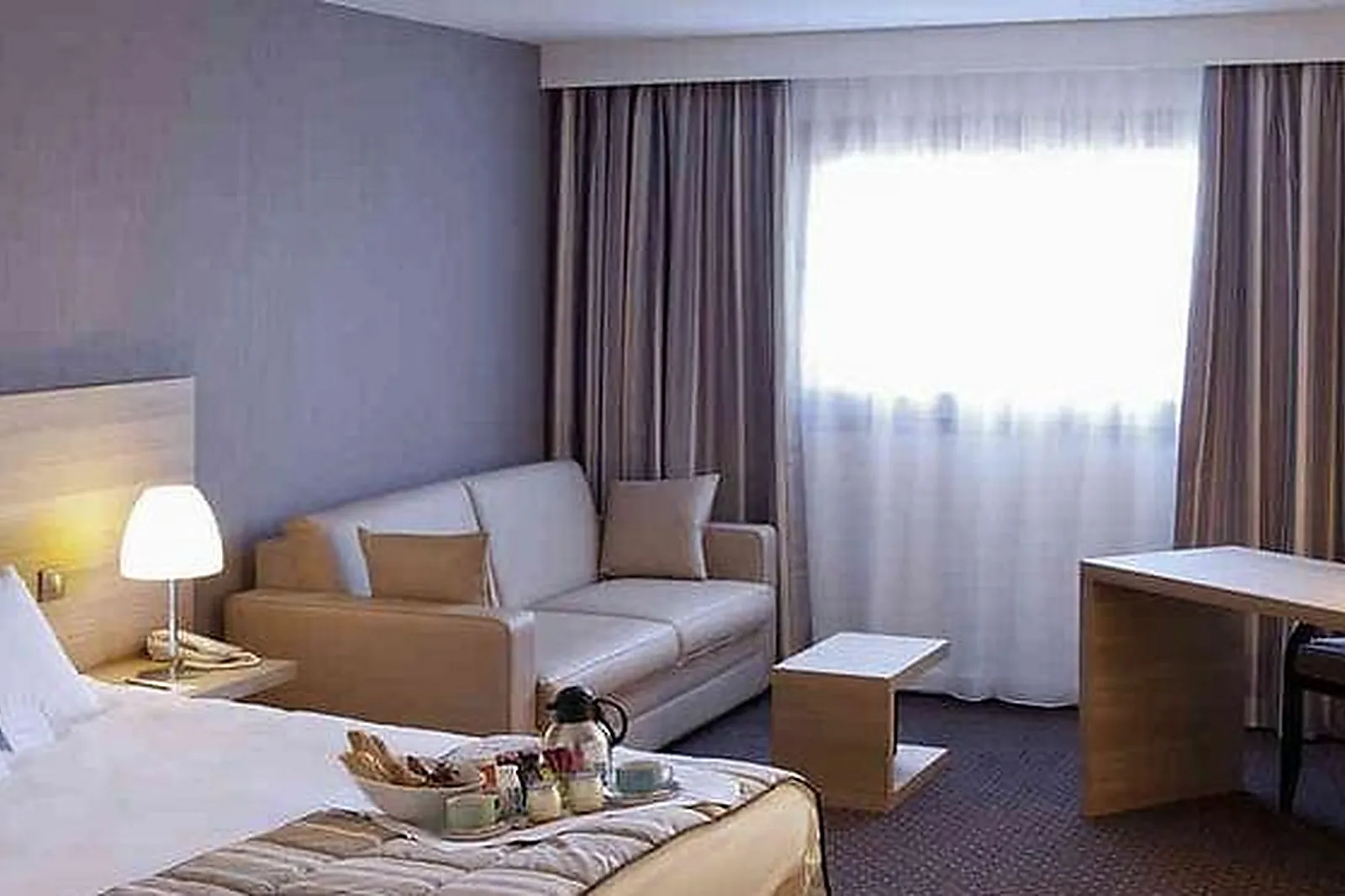 Lieux événementiels, MERCURE BORDEAUX LE LAC ****