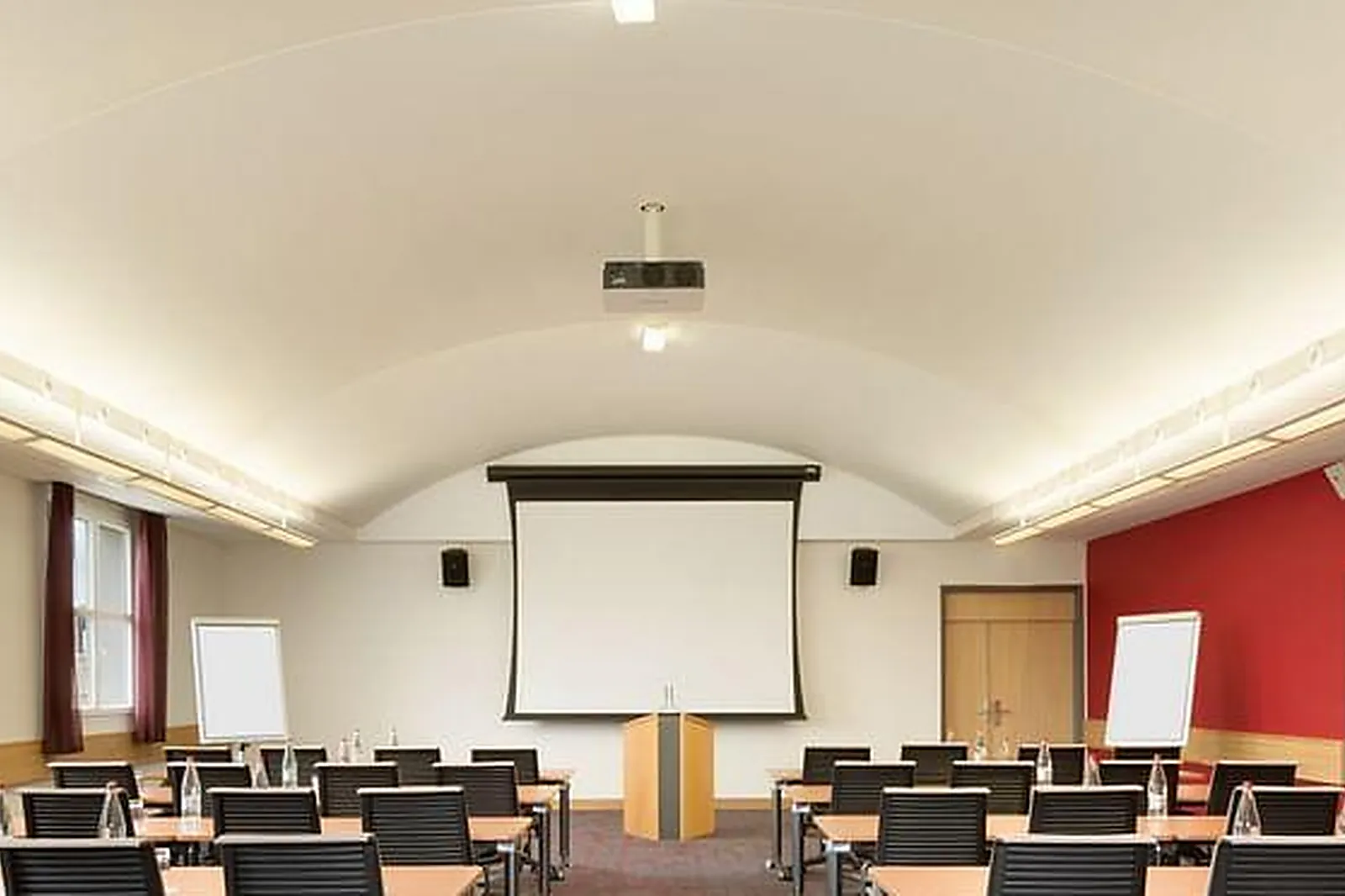 Lieux événementiels, MERCURE CHANTILLY RESORT & CONVENTIONS