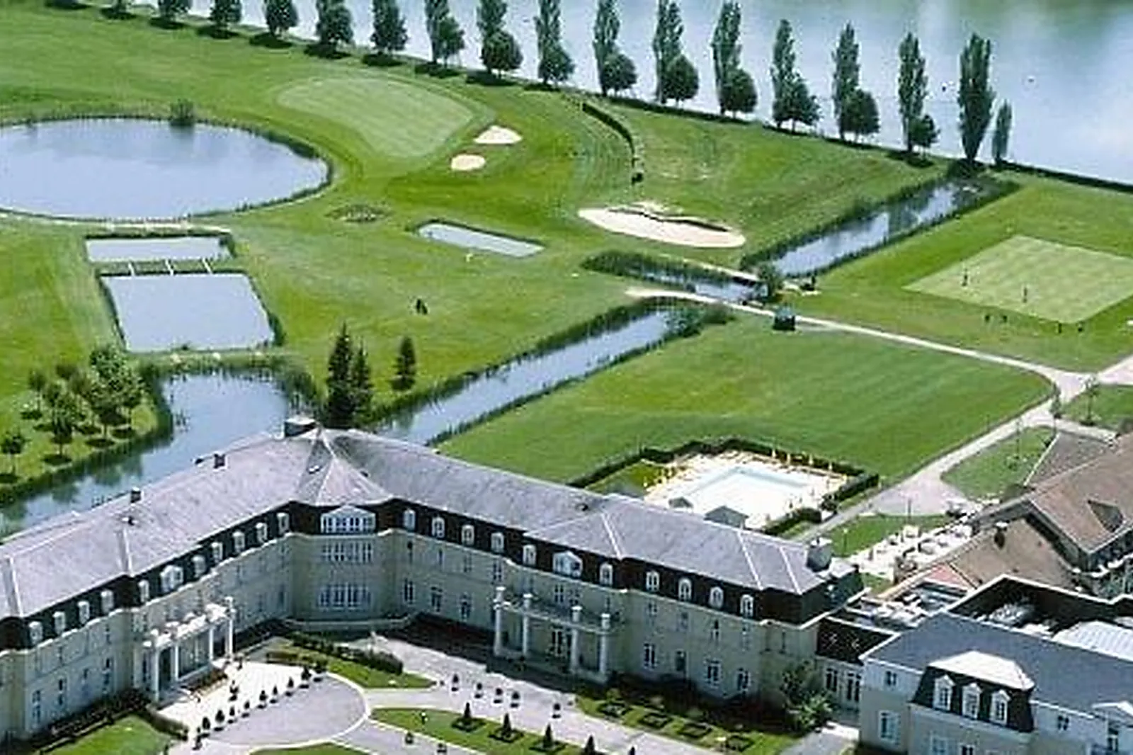 Lieux événementiels, MERCURE CHANTILLY RESORT & CONVENTIONS