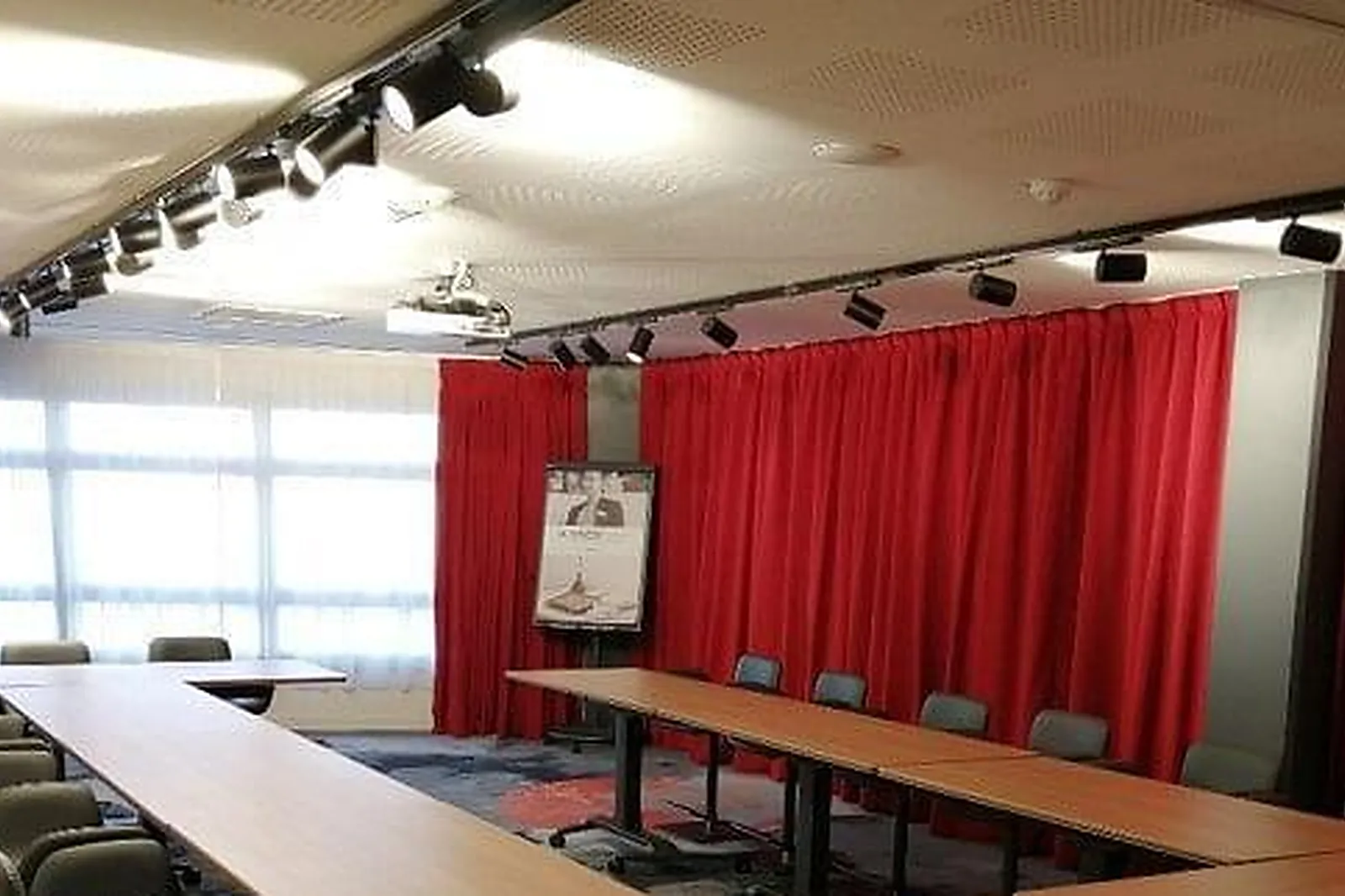 Lieux événementiels, MERCURE PARIS MASSY GARE TGV ****