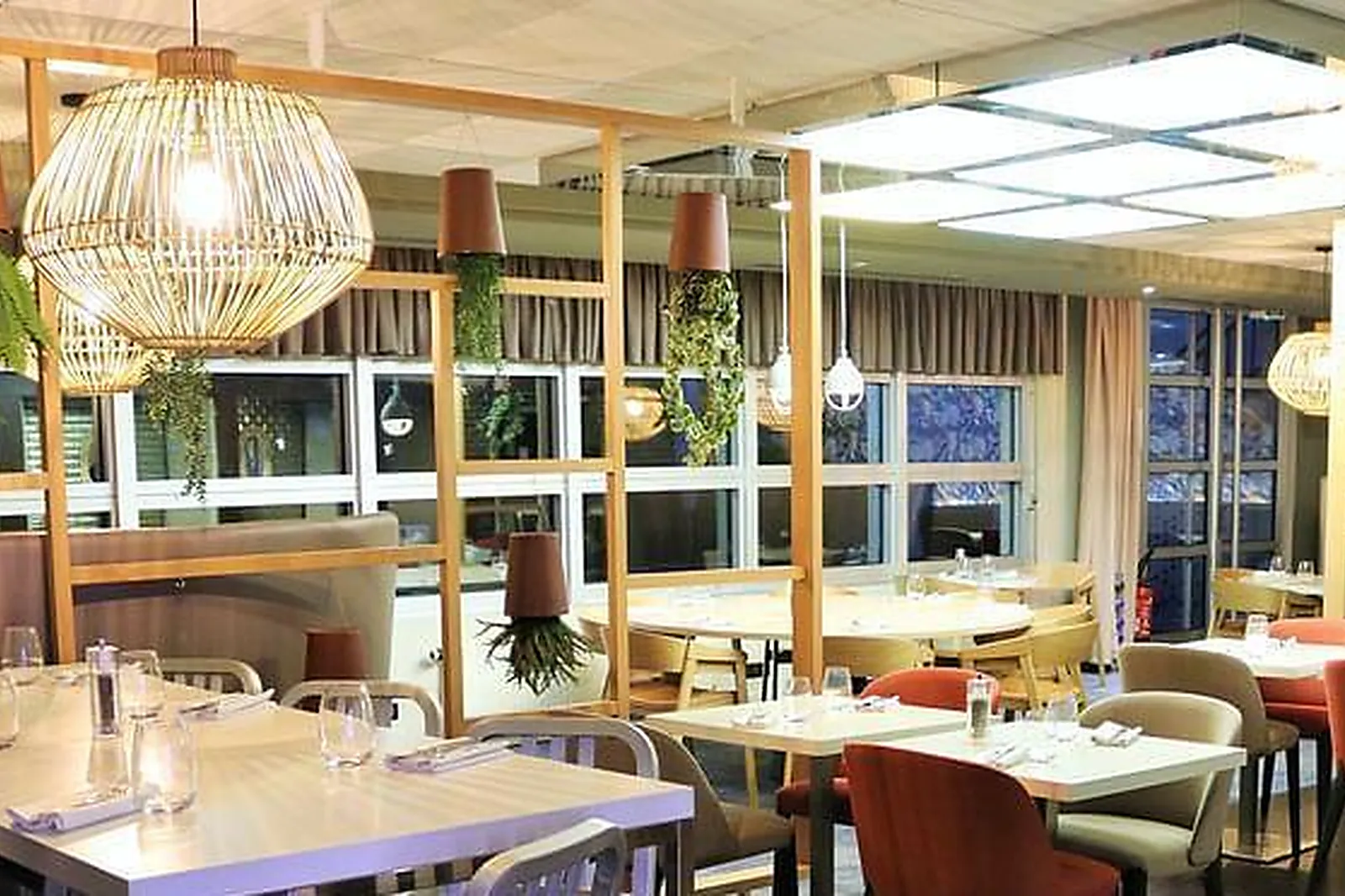 Lieux événementiels, MERCURE PARIS MASSY GARE TGV ****