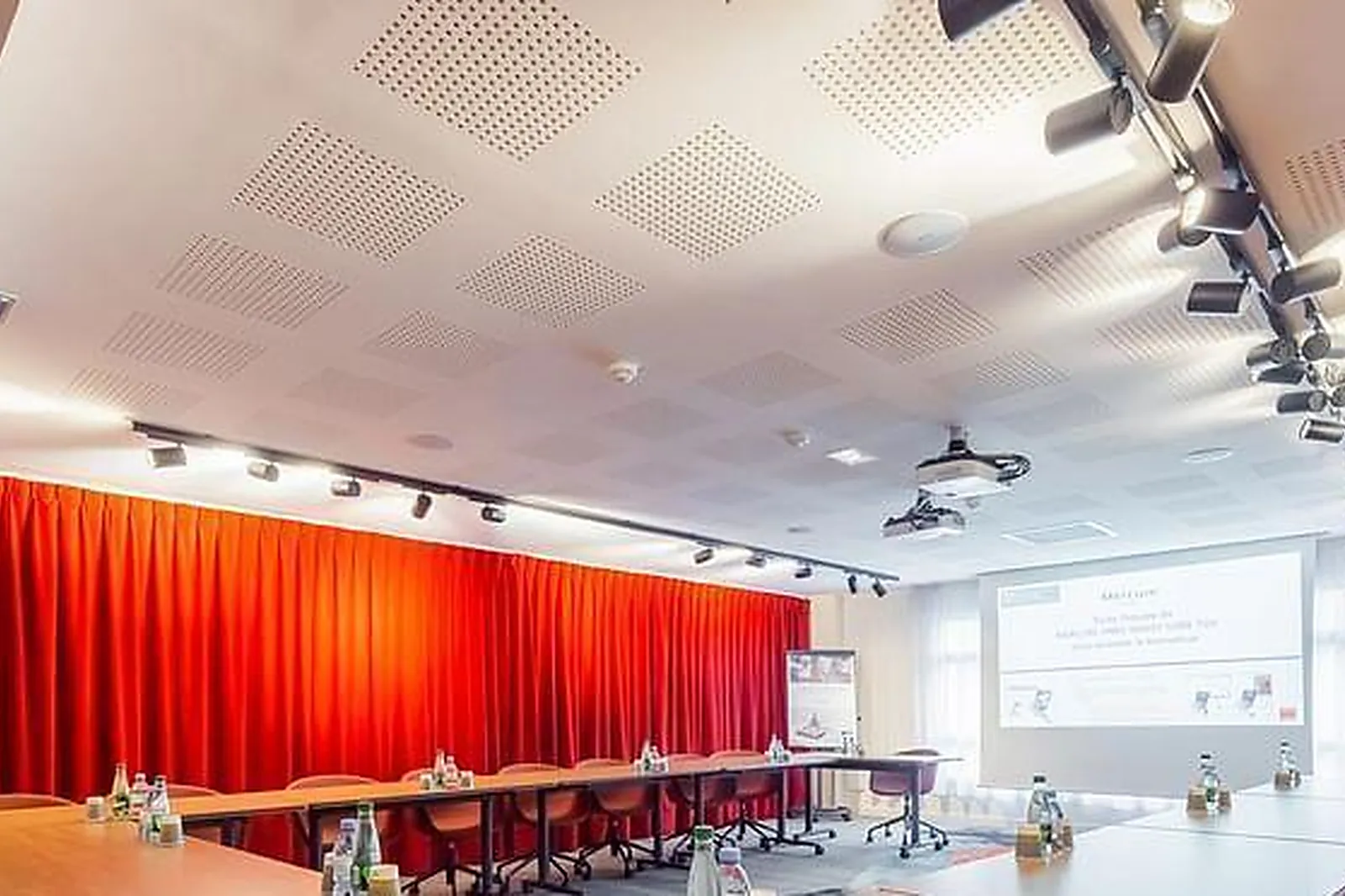 Lieux événementiels, MERCURE PARIS MASSY GARE TGV ****