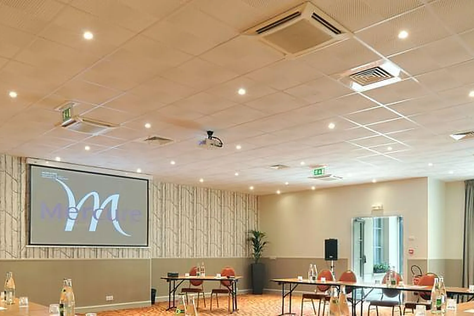 Lieux événementiels, MERCURE RELAYS DU CHÂTEAU ****