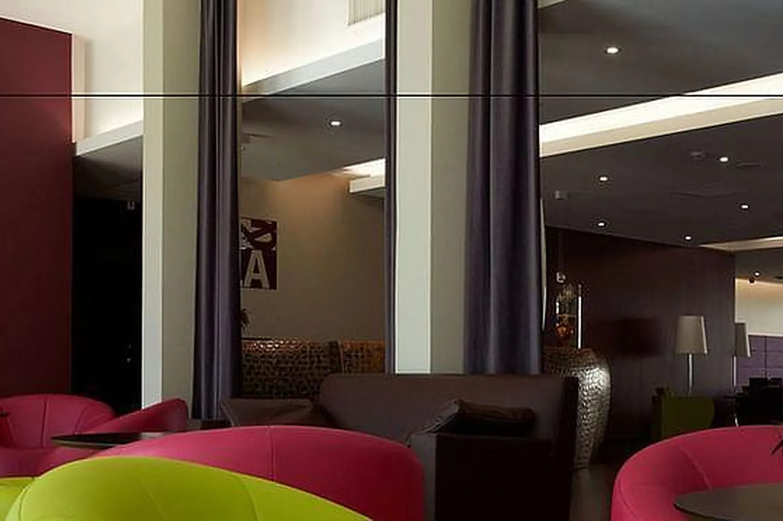 Lieux événementiels, MERCURE VILLEFRANCHE EN BEAUJOLAIS ICI ET LÀ ****