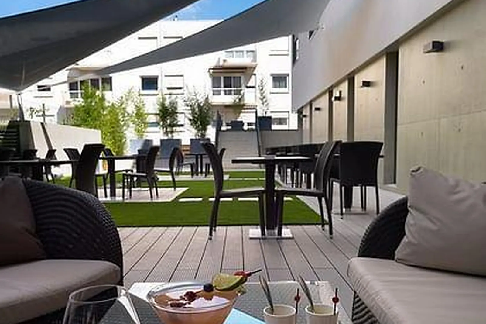 Lieux événementiels, MERCURE VILLEFRANCHE EN BEAUJOLAIS ICI ET LÀ ****