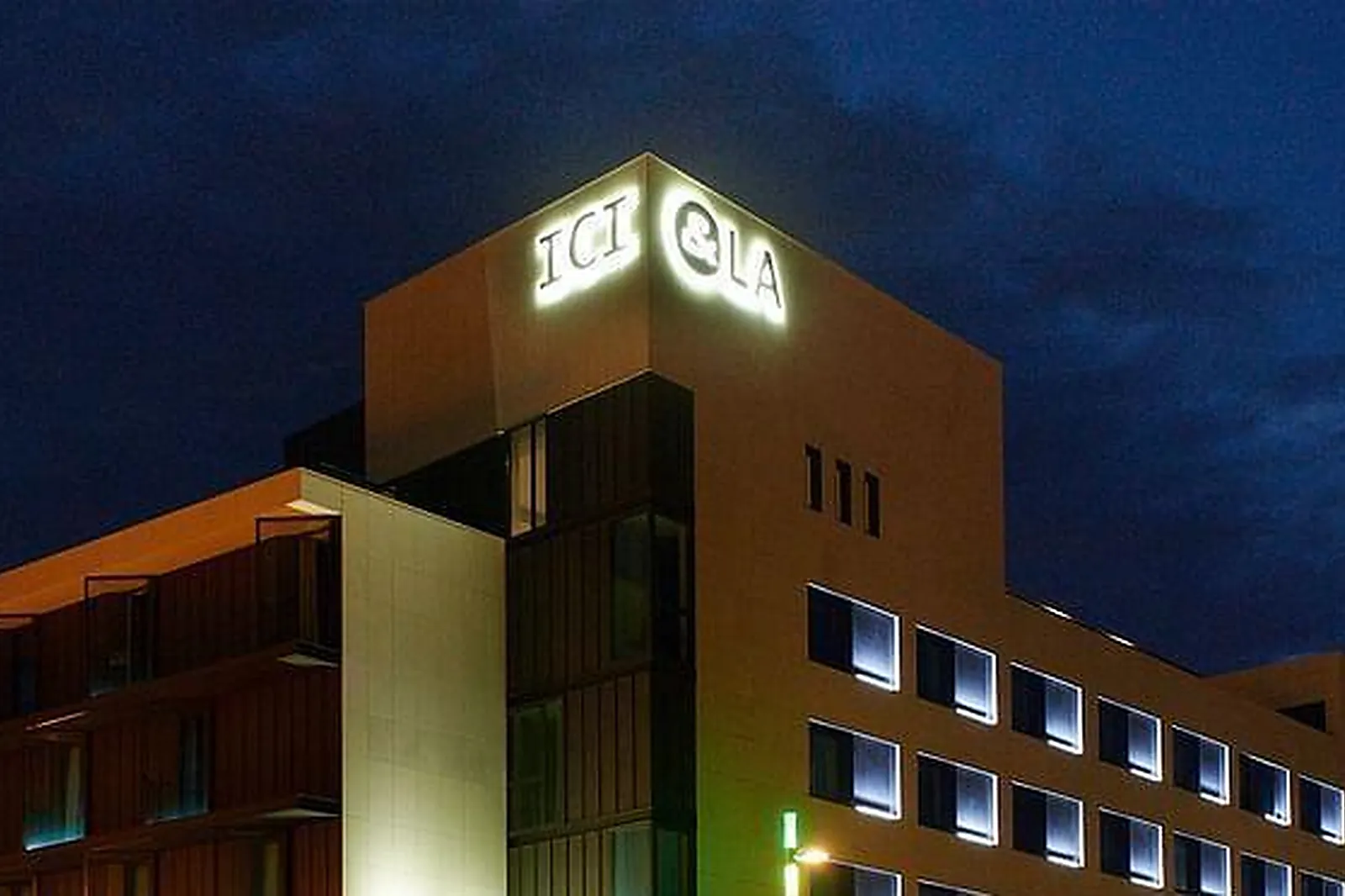 Lieux événementiels, MERCURE VILLEFRANCHE EN BEAUJOLAIS ICI ET LÀ ****