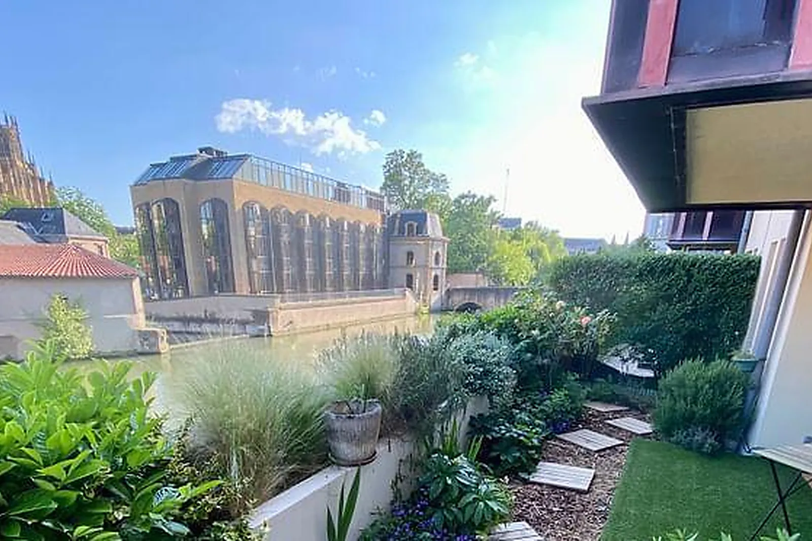 Lieux événementiels, METZ LES PIEDS DANS L'EAU