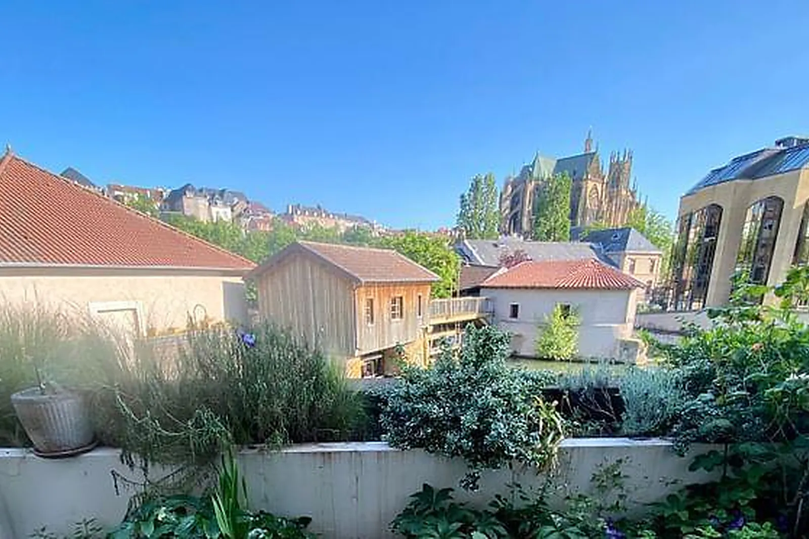 Lieux événementiels, METZ LES PIEDS DANS L'EAU
