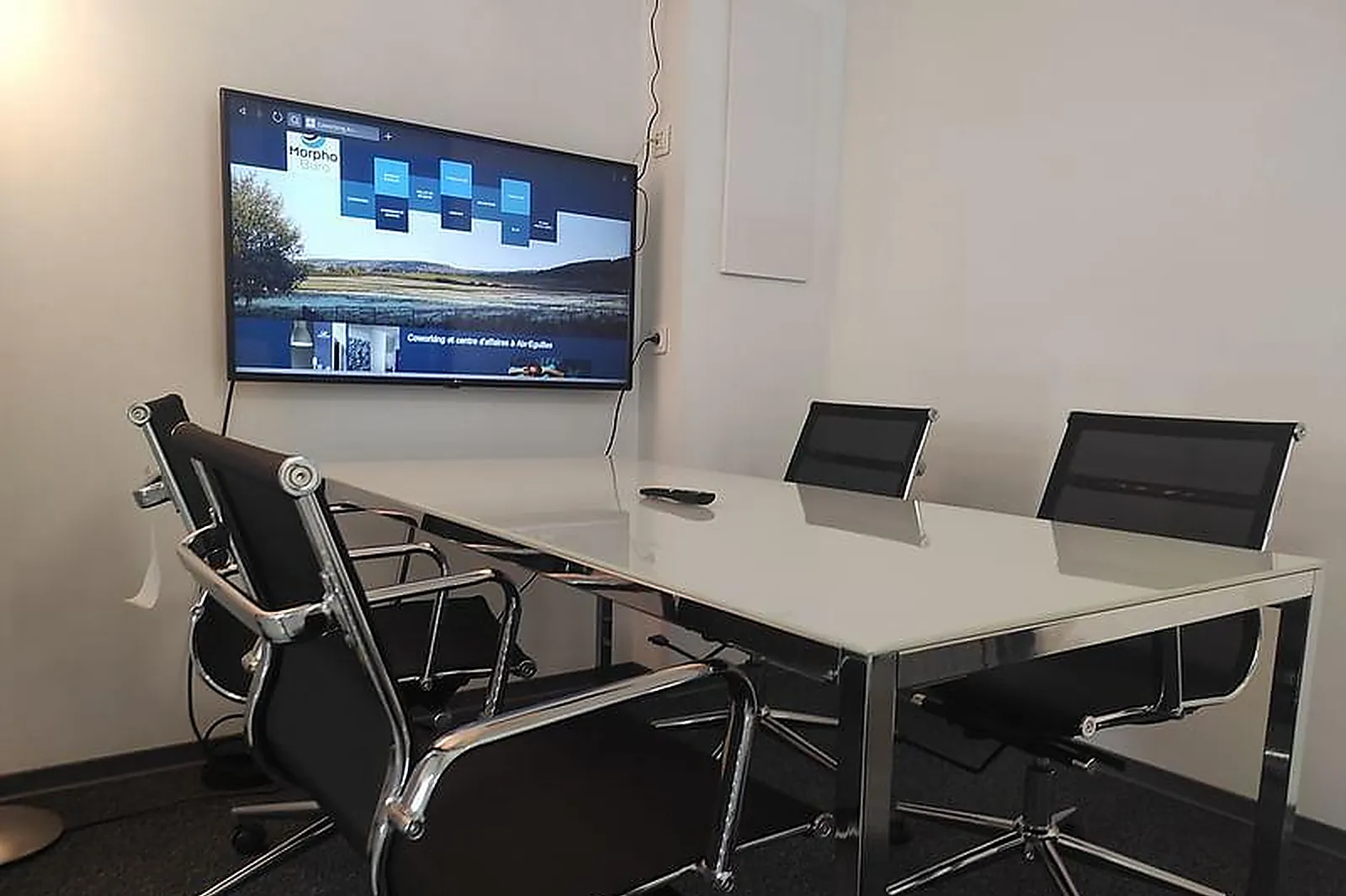 Lieux événementiels, MORPHOBURO AIX / MEYREUIL