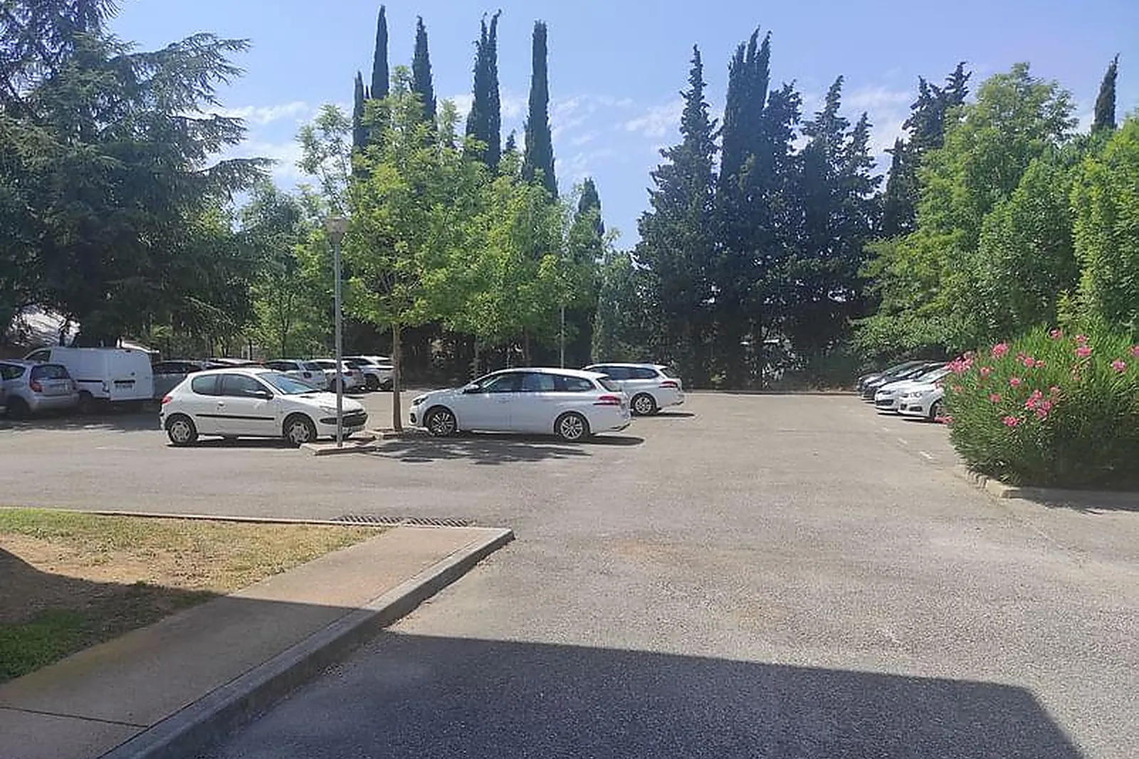 Lieux événementiels, MORPHOBURO AIX / MEYREUIL