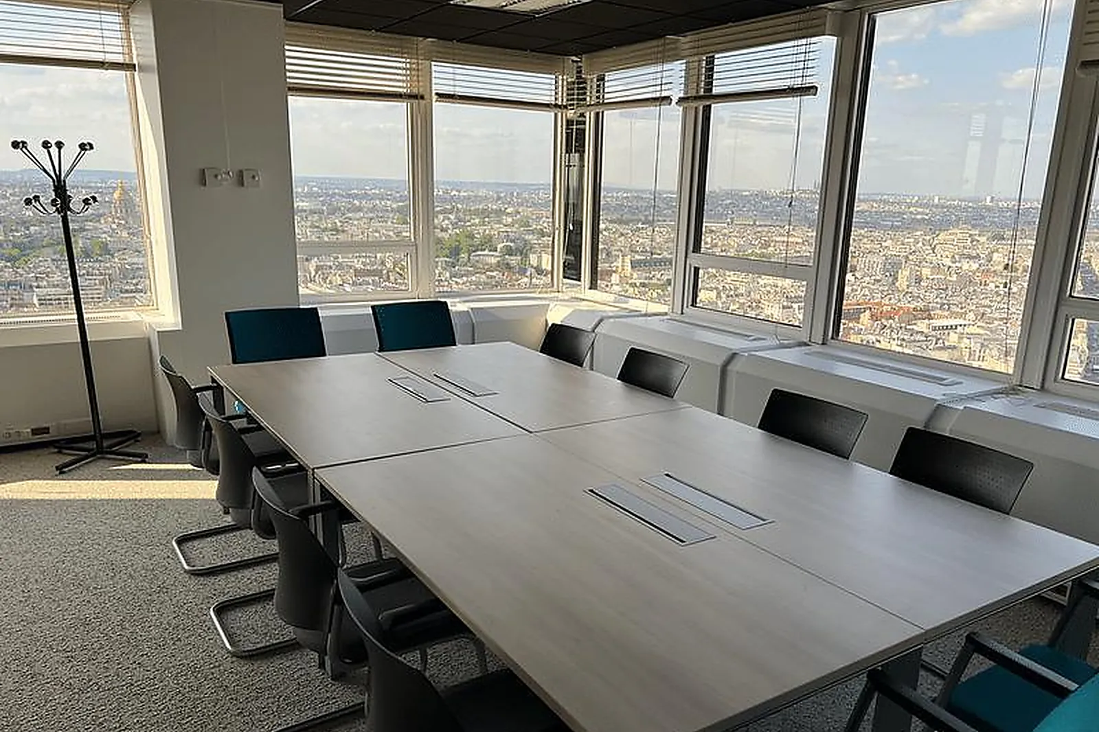 Lieux événementiels, NAAMA L'EPHÉMÈRE TOUR MONTPARNASSE