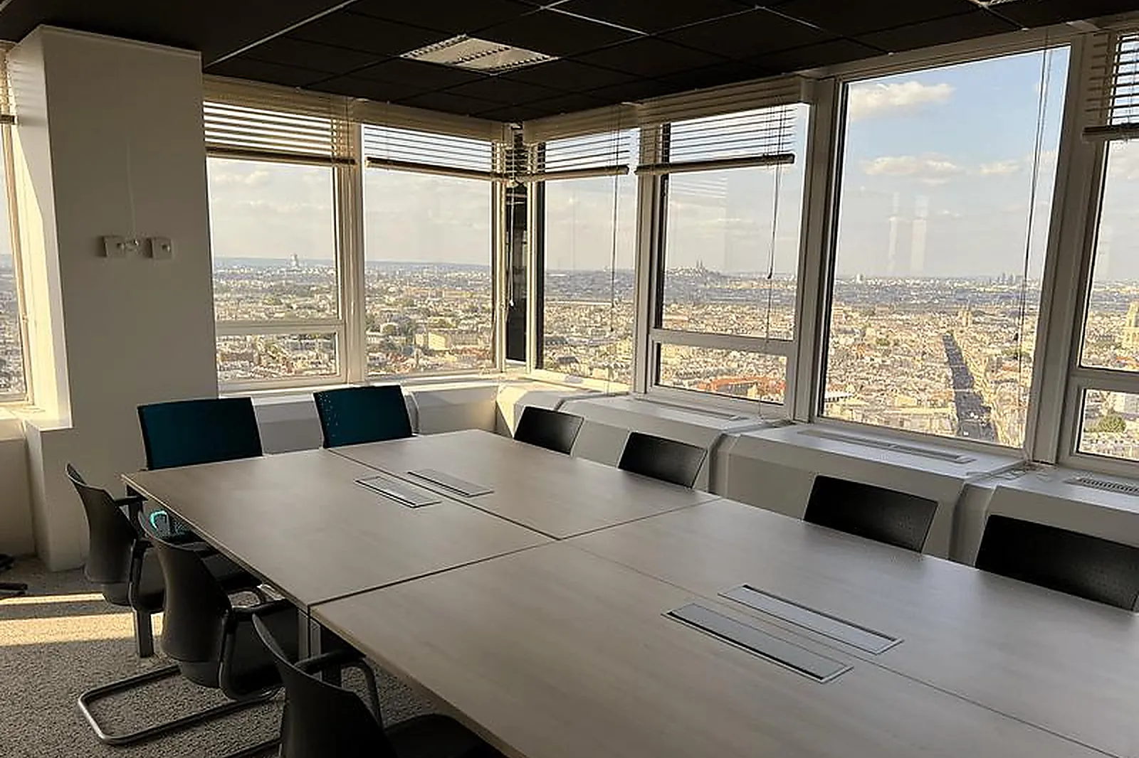 Lieux événementiels, NAAMA L'EPHÉMÈRE TOUR MONTPARNASSE