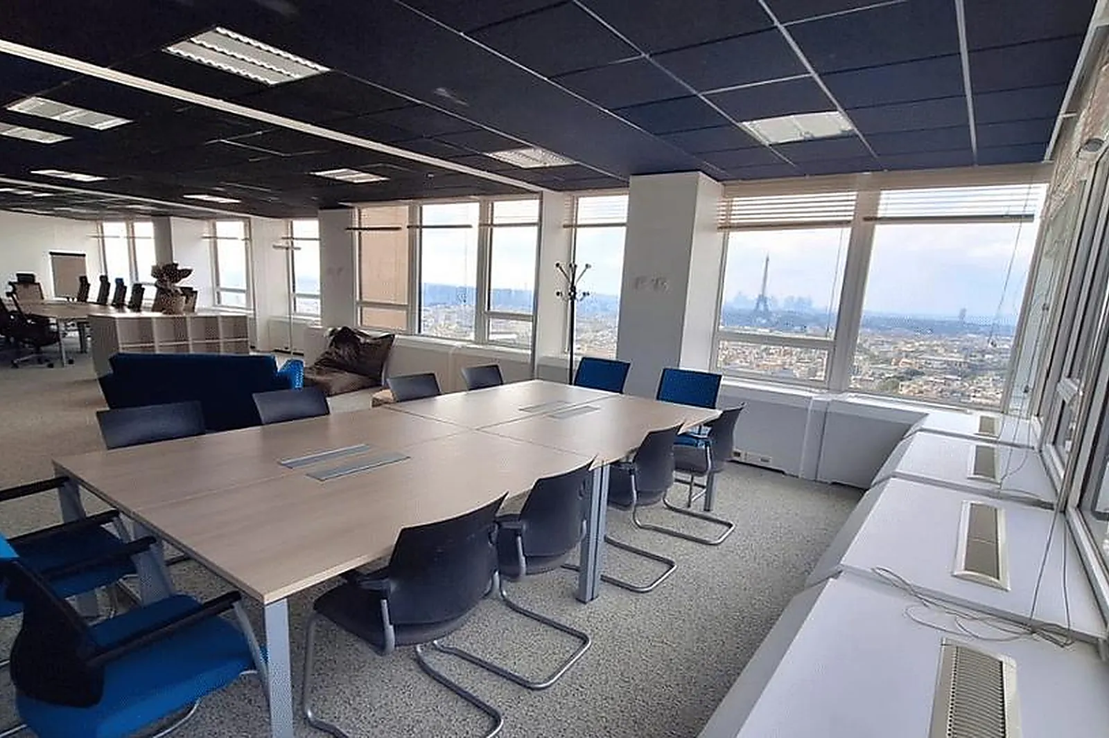 Lieux événementiels, NAAMA L'EPHÉMÈRE TOUR MONTPARNASSE