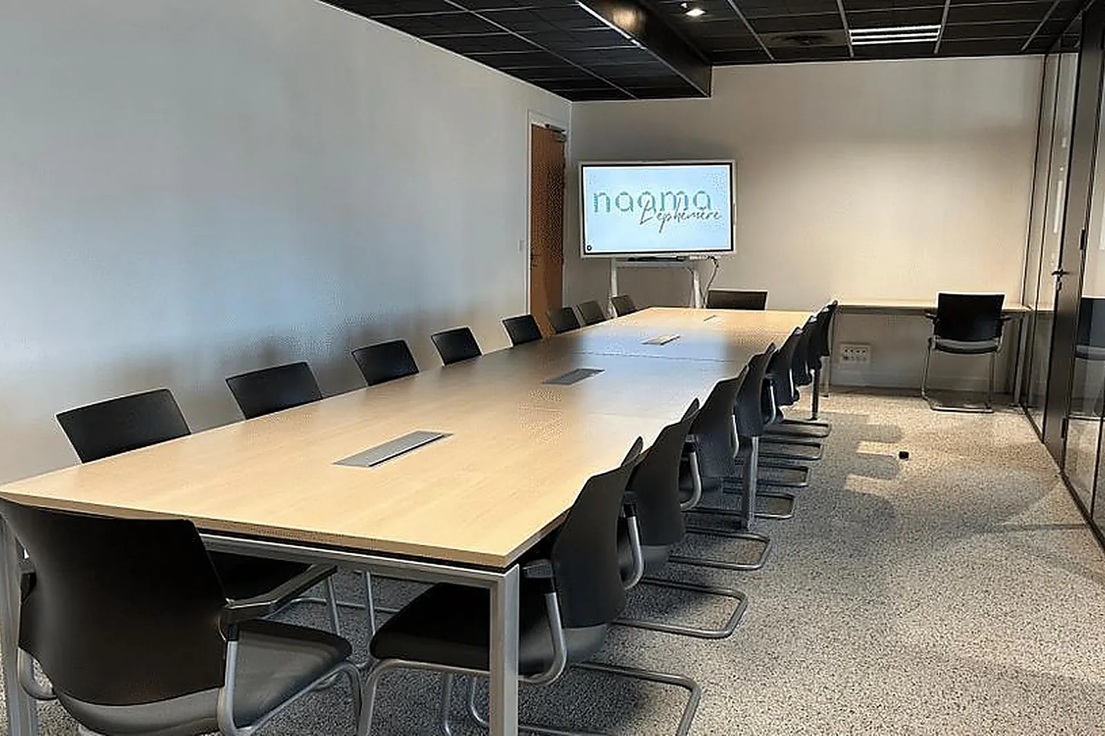 Lieux événementiels, NAAMA L'EPHÉMÈRE TOUR MONTPARNASSE