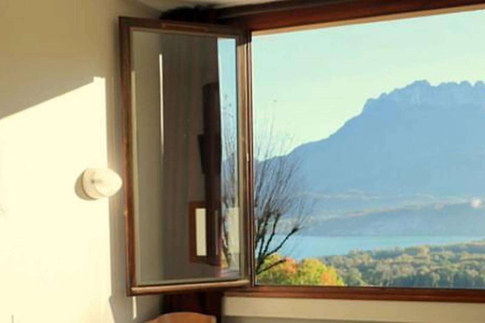 Lieux événementiels, NEACLUB LES BALCONS DU LAC D'ANNECY
