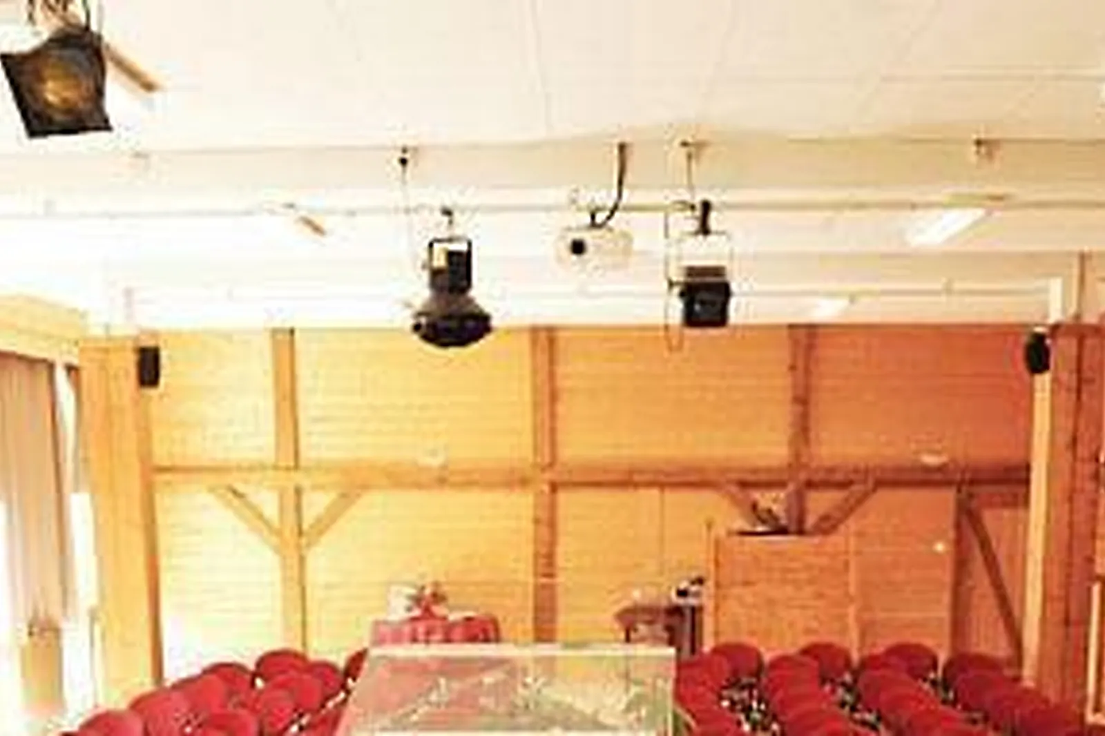 Lieux événementiels, NEACLUB LES BALCONS DU LAC D'ANNECY