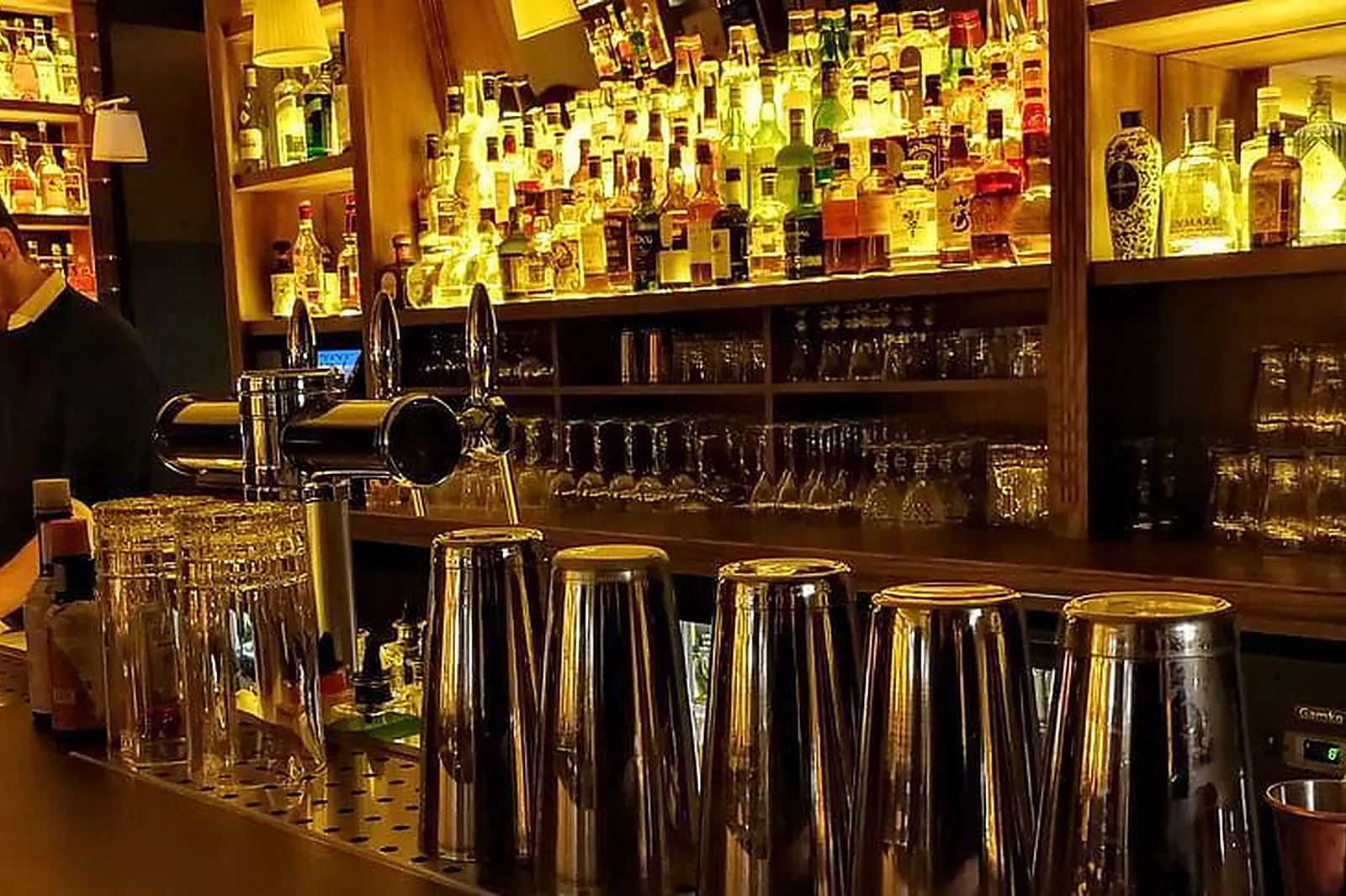 Lieux événementiels, NEW ROSE COCKTAIL BAR