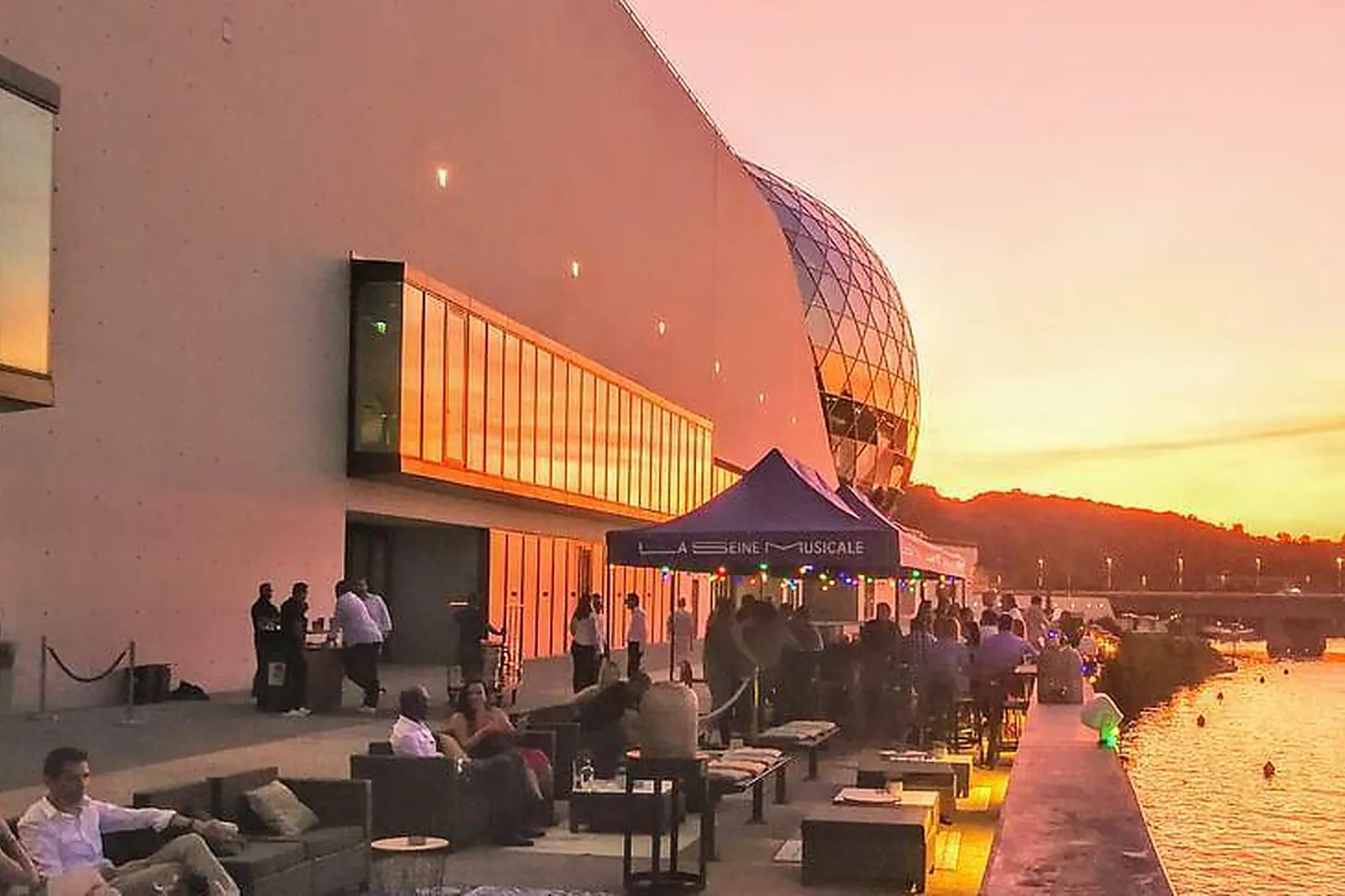 Lieux événementiels, NEW ROSE COCKTAIL BAR