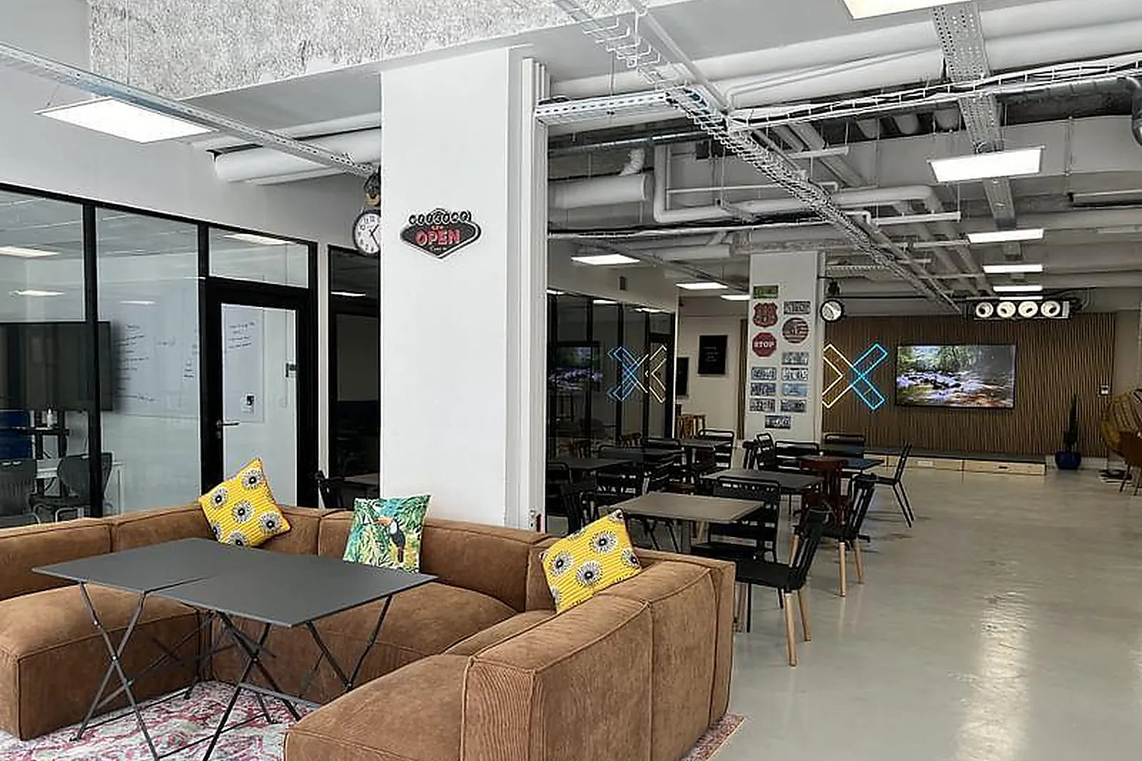 Lieux événementiels, NEXT-U CAFÉ