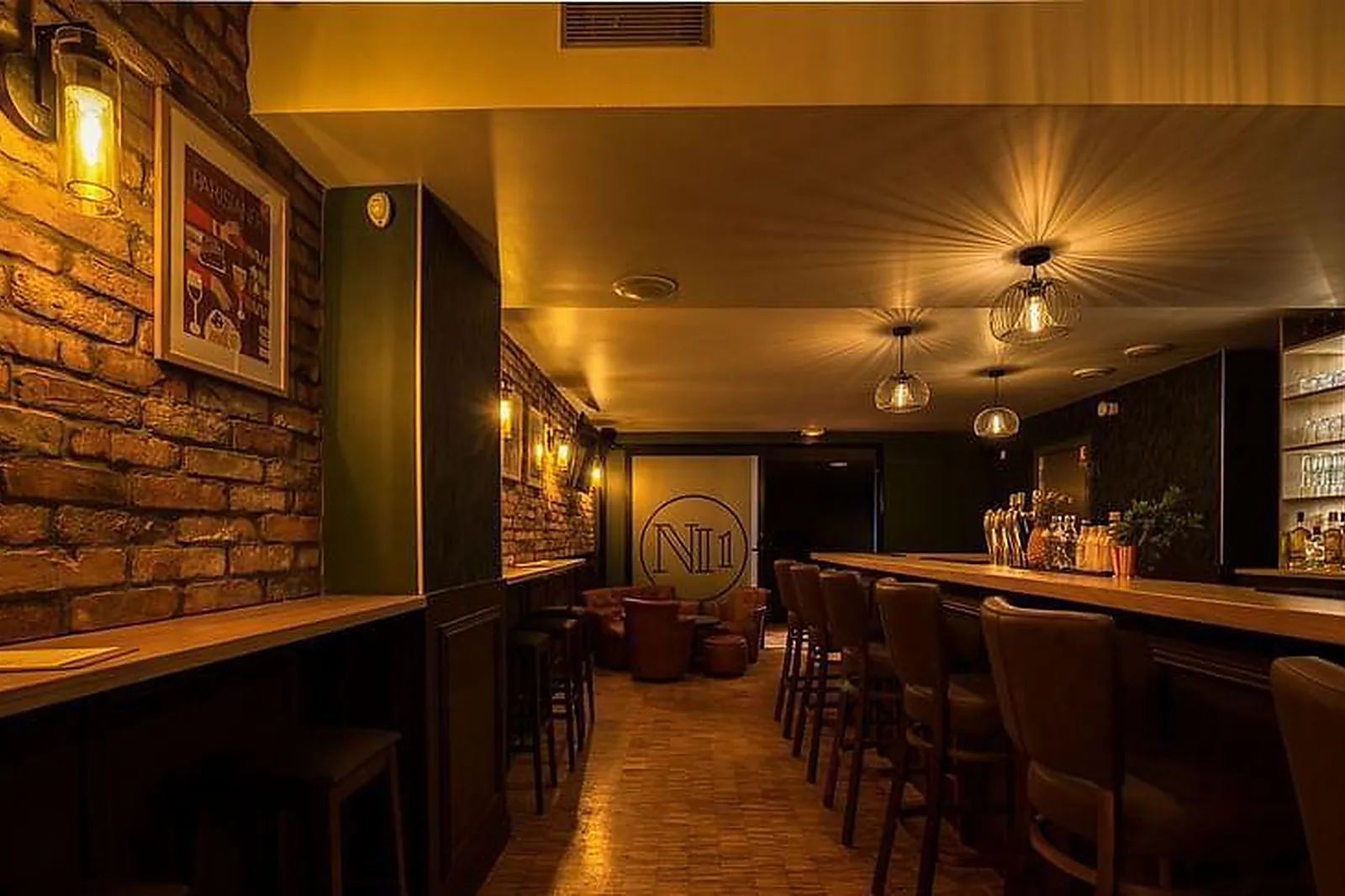 Lieux événementiels, NI UNE NI DEUX