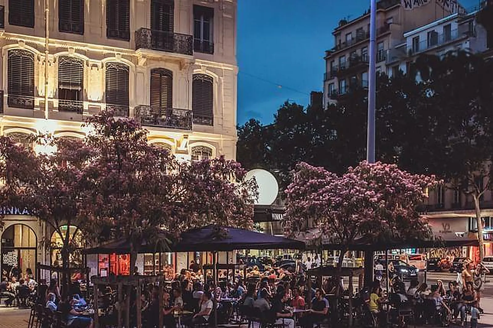 Lieux événementiels, NINKASI GUILLOTIÈRE